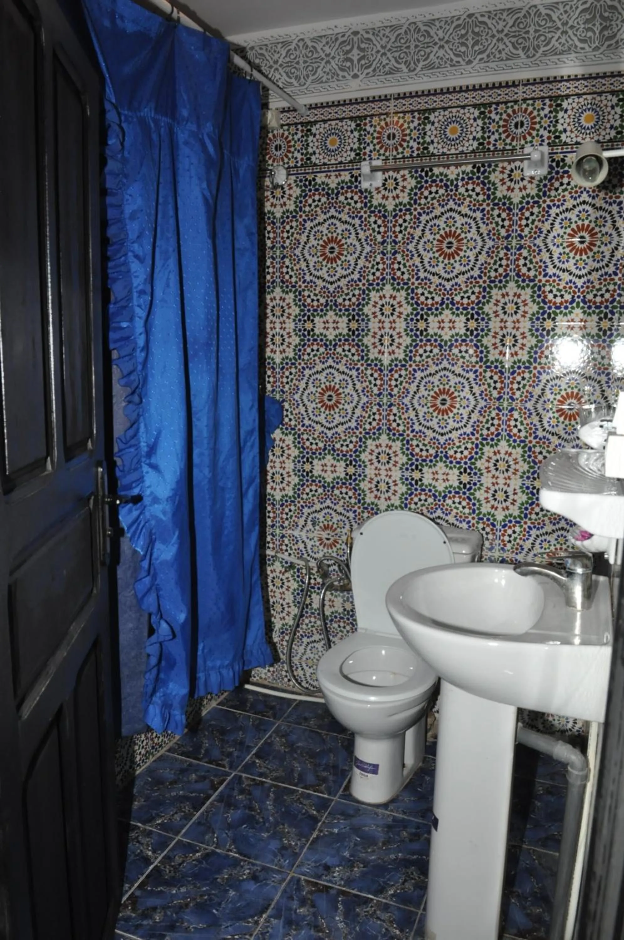 Shower in Riad Khouloud