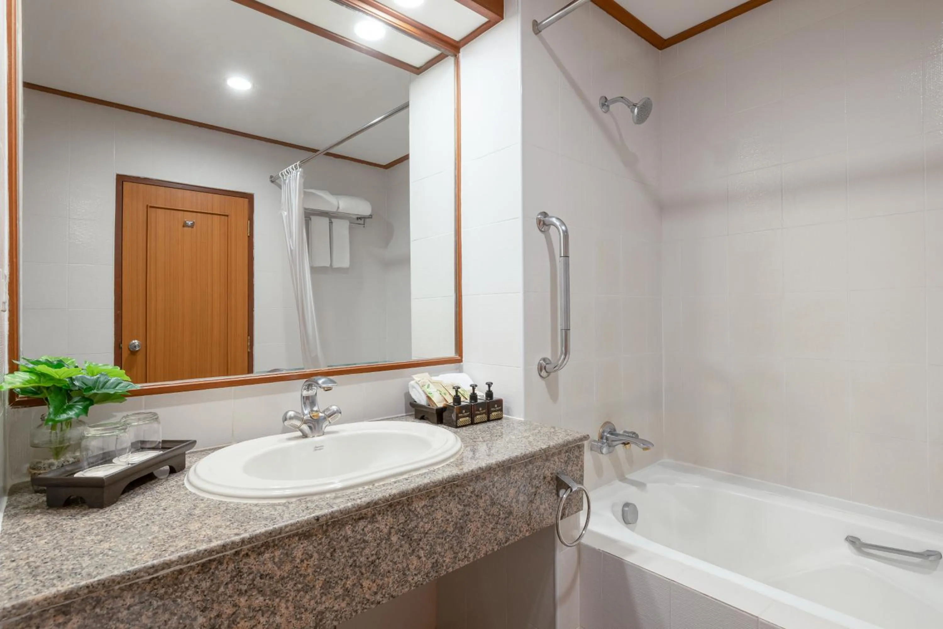 Bathroom in Royal Phuket City Hotel