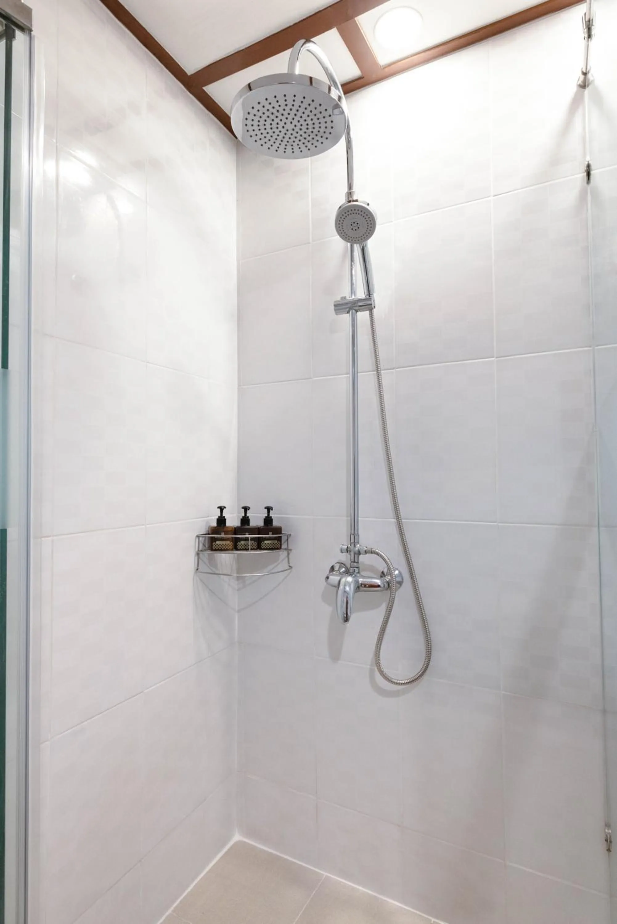 Shower in Royal Phuket City Hotel