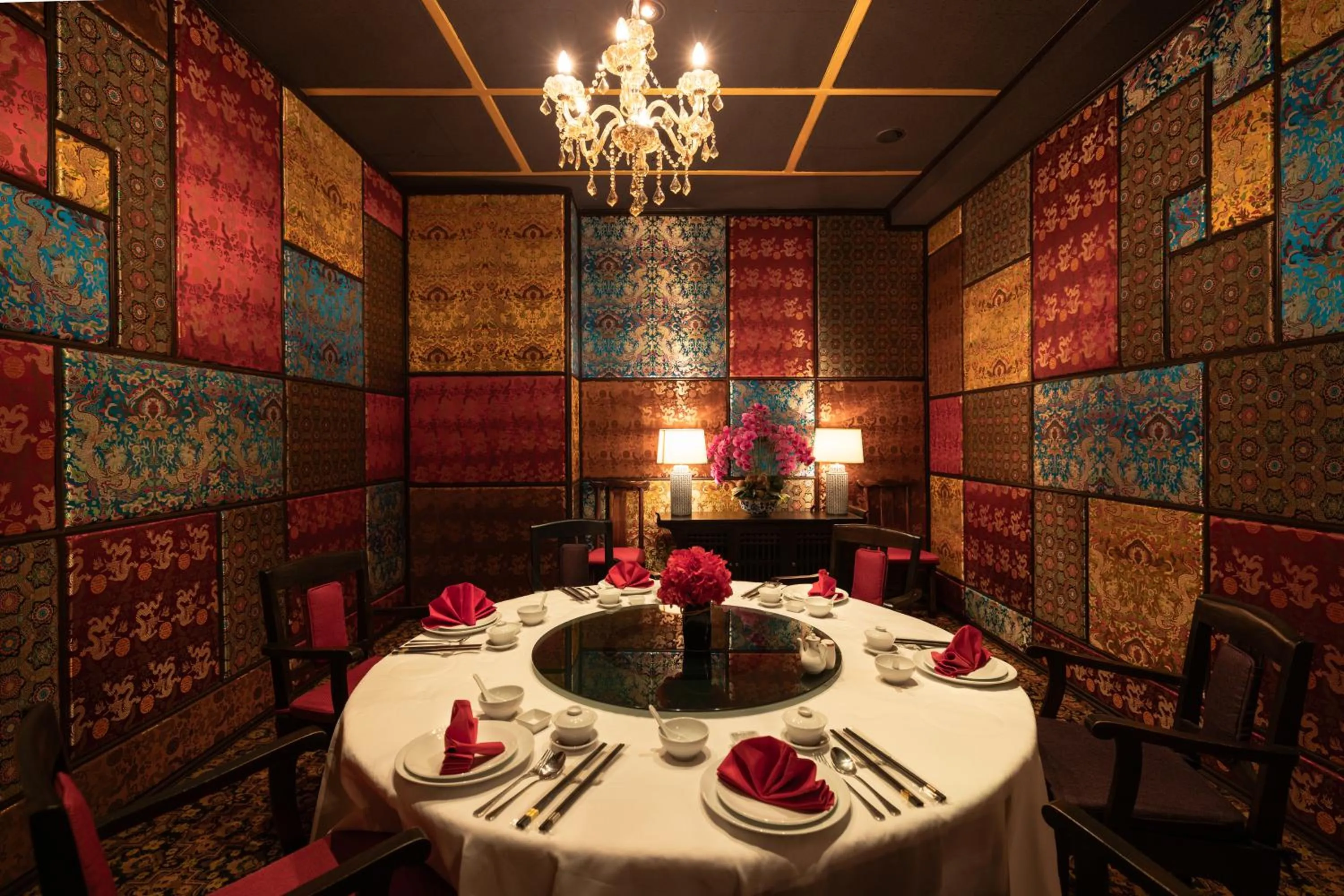 Restaurant/places to eat in Royal Phuket City Hotel