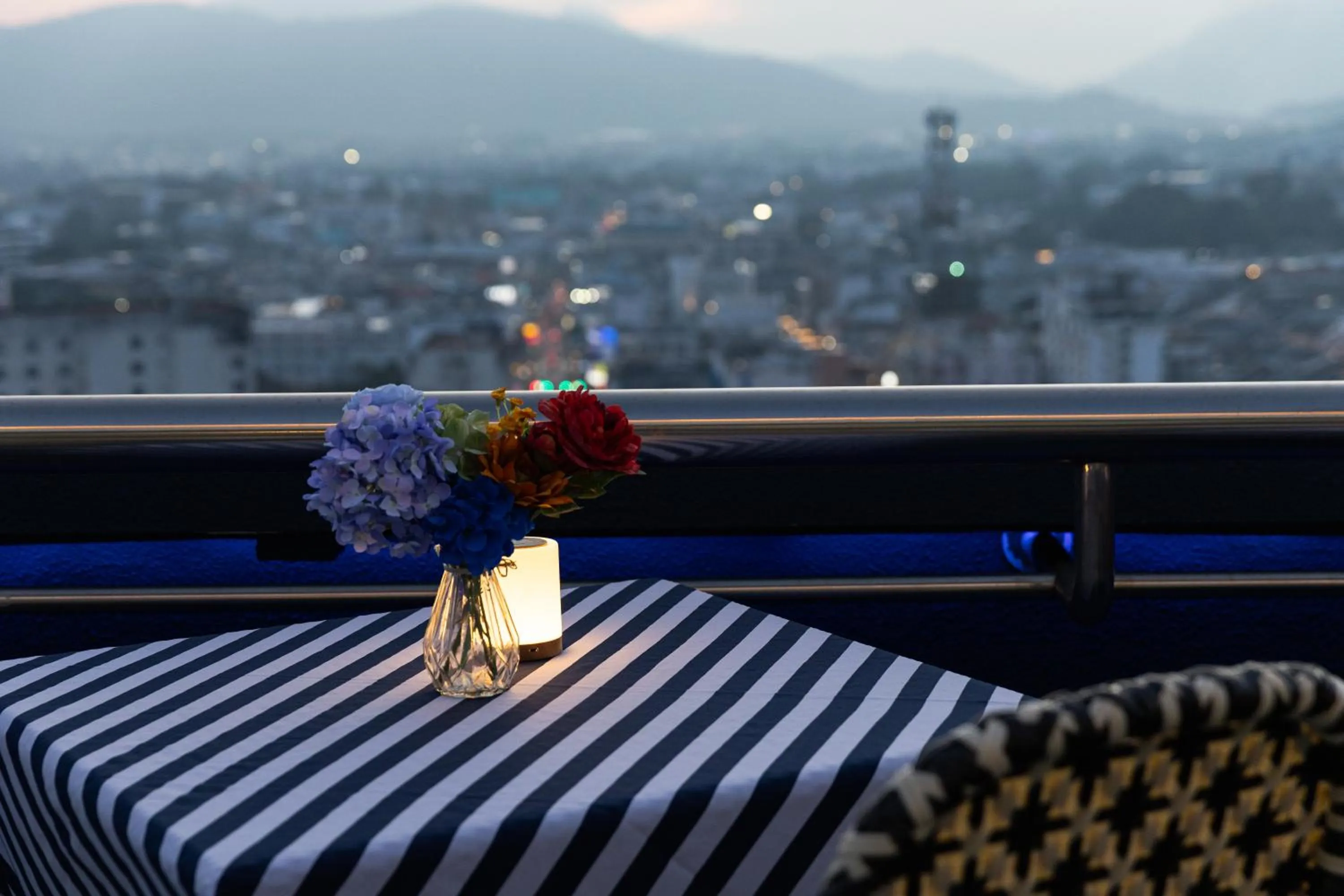 Restaurant/places to eat in Royal Phuket City Hotel