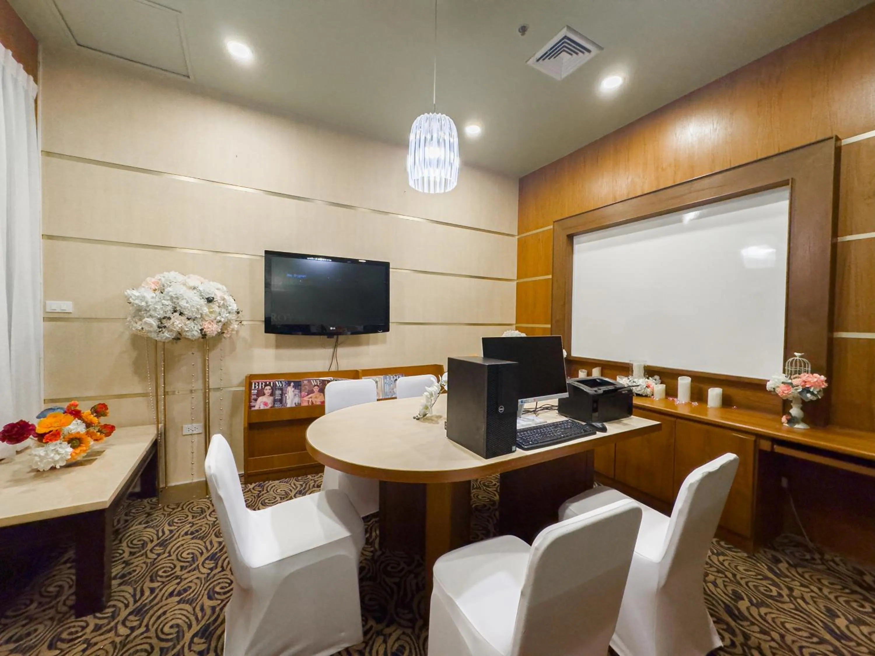 Business facilities in Royal Phuket City Hotel