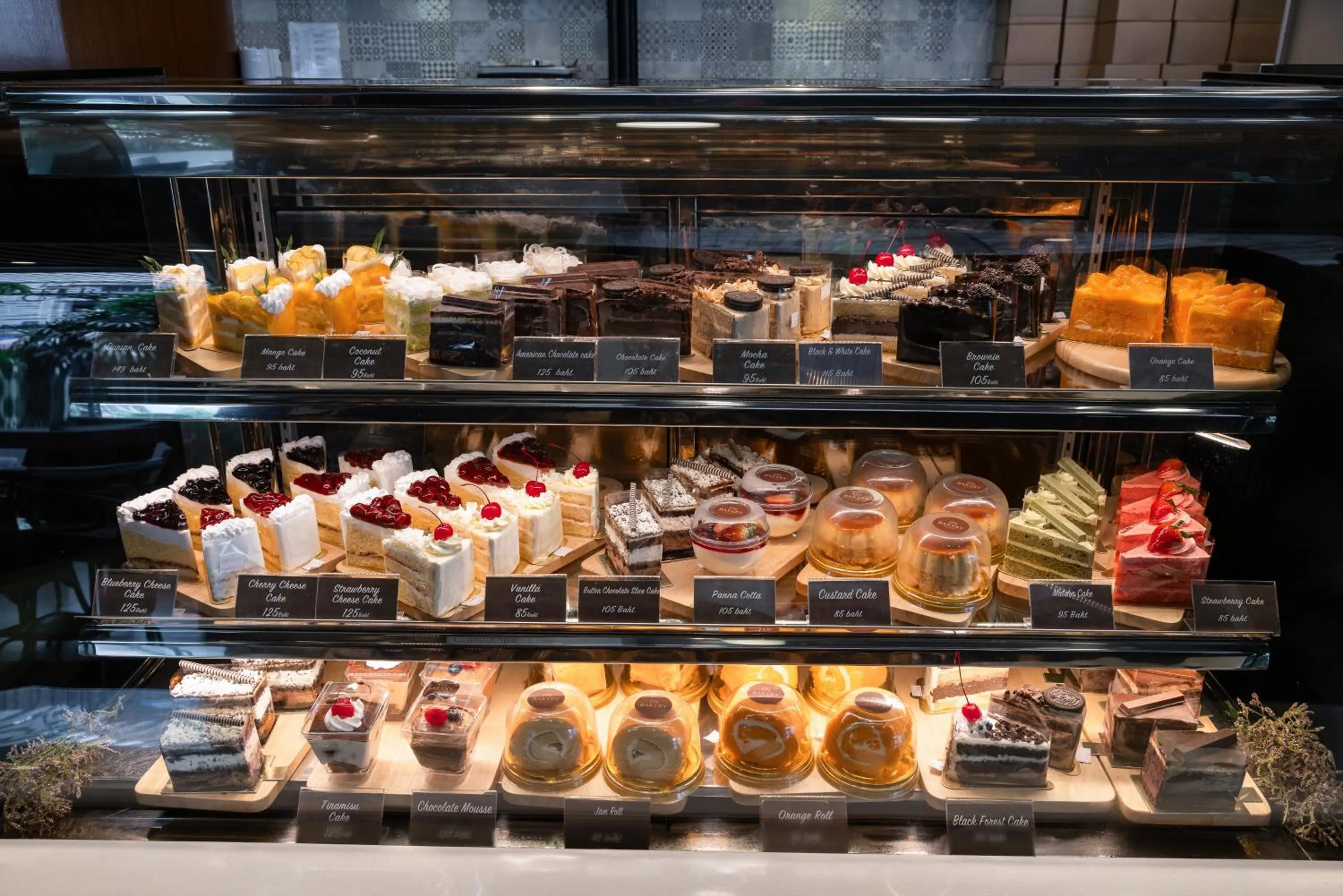 Restaurant/places to eat in Royal Phuket City Hotel