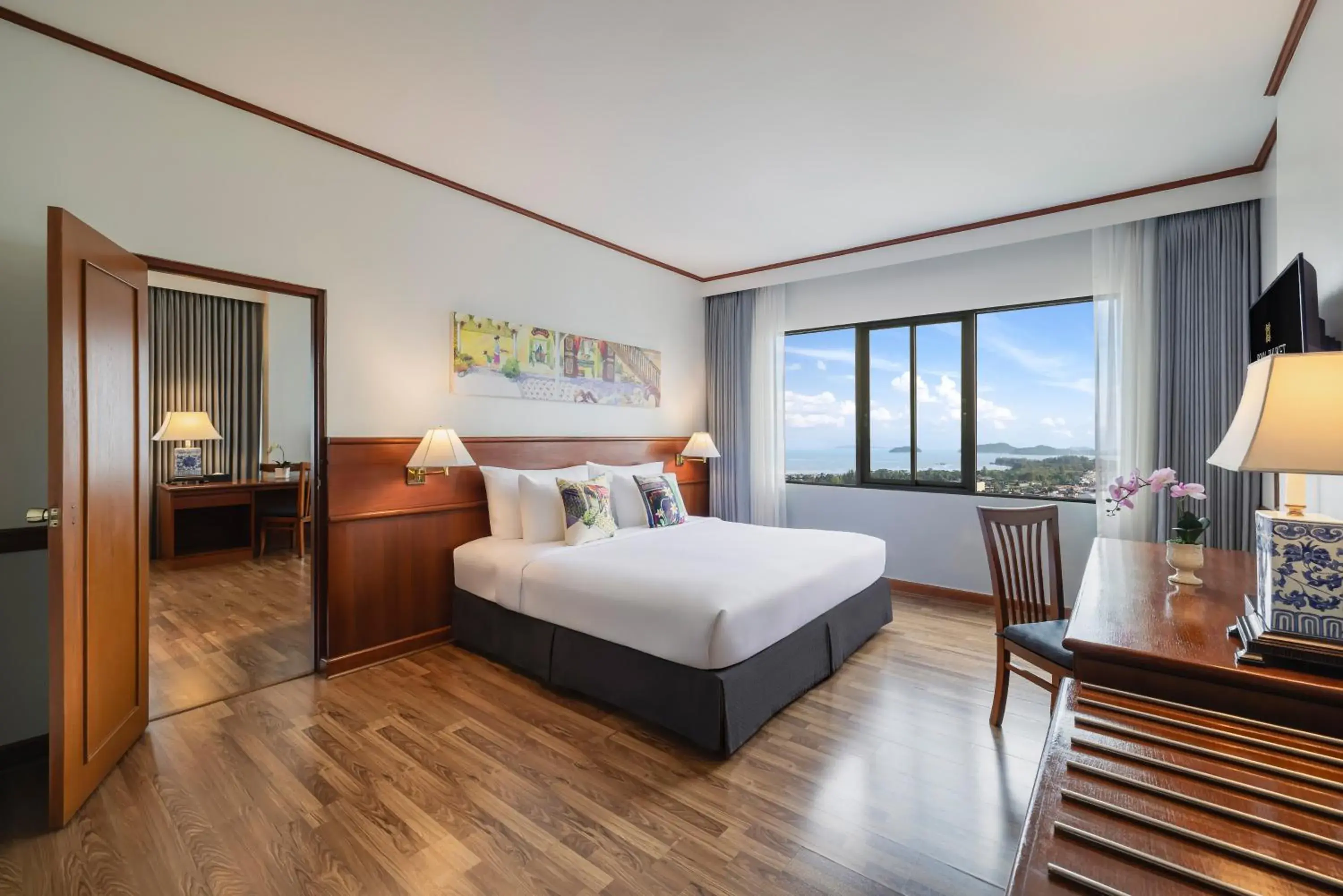 Bed in Royal Phuket City Hotel Bed in Royal Phuket City Hotel