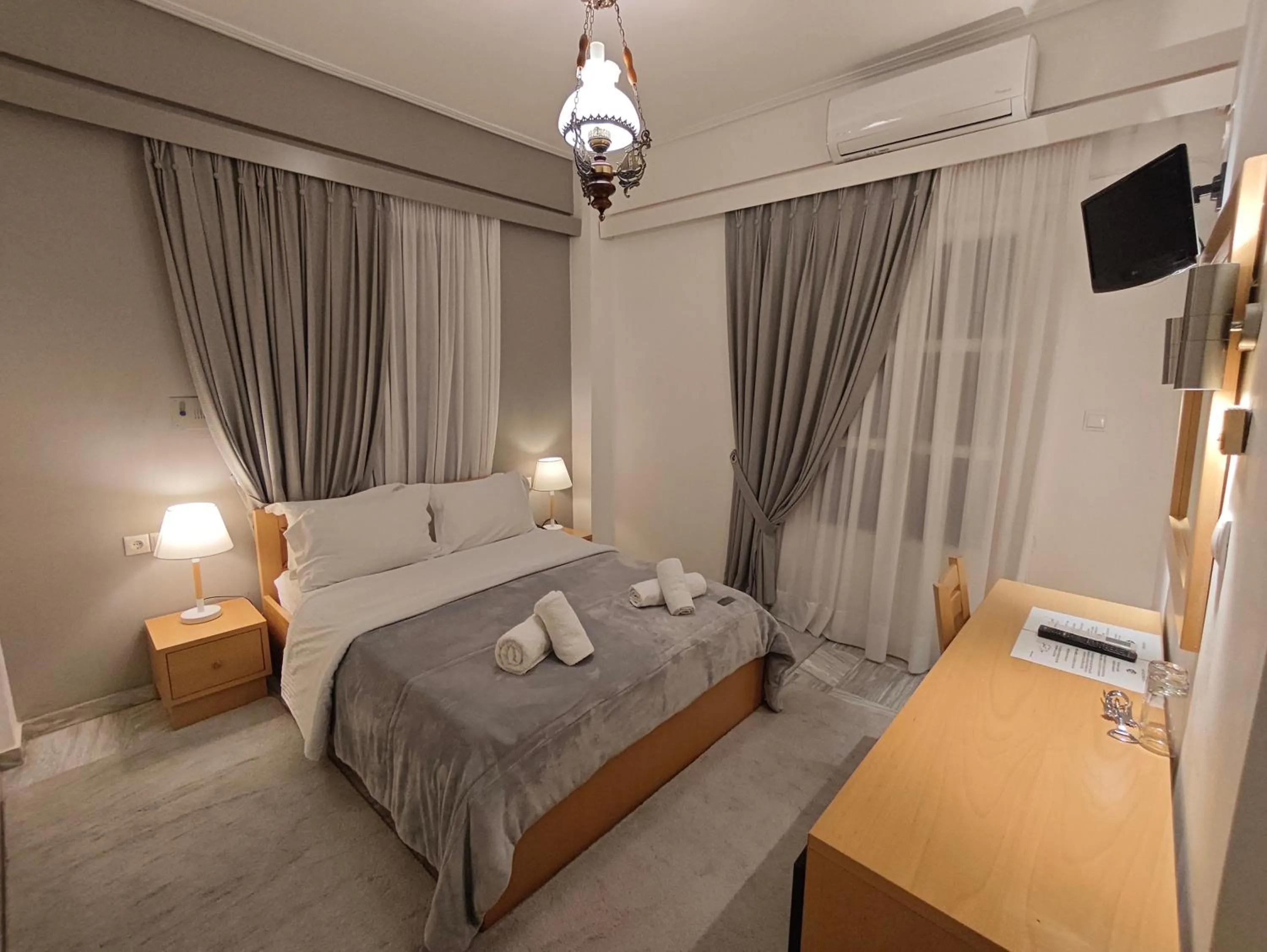 Bed in Hotel Galaxidi