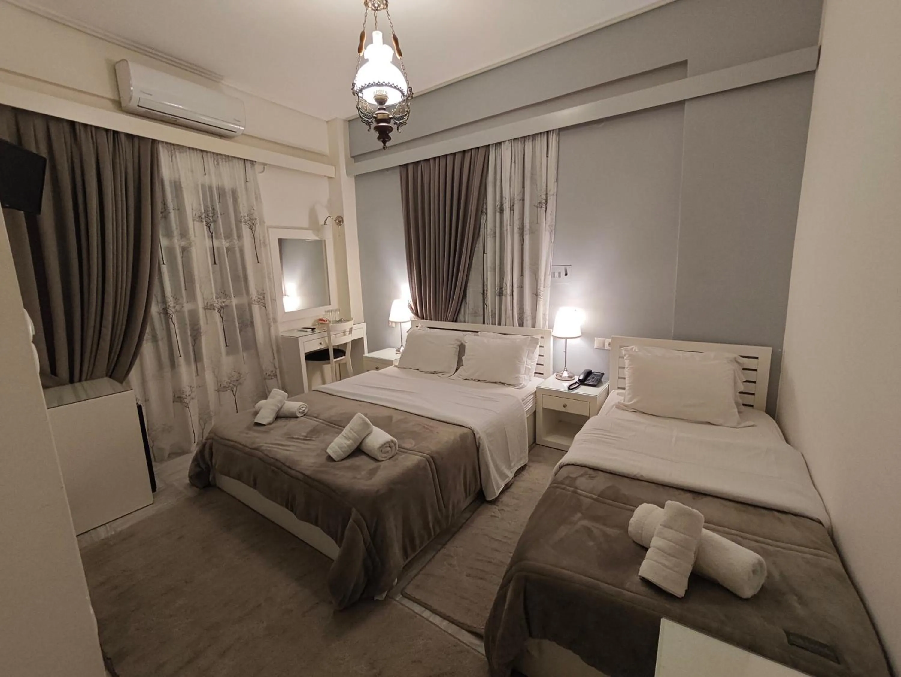 Bed in Hotel Galaxidi
