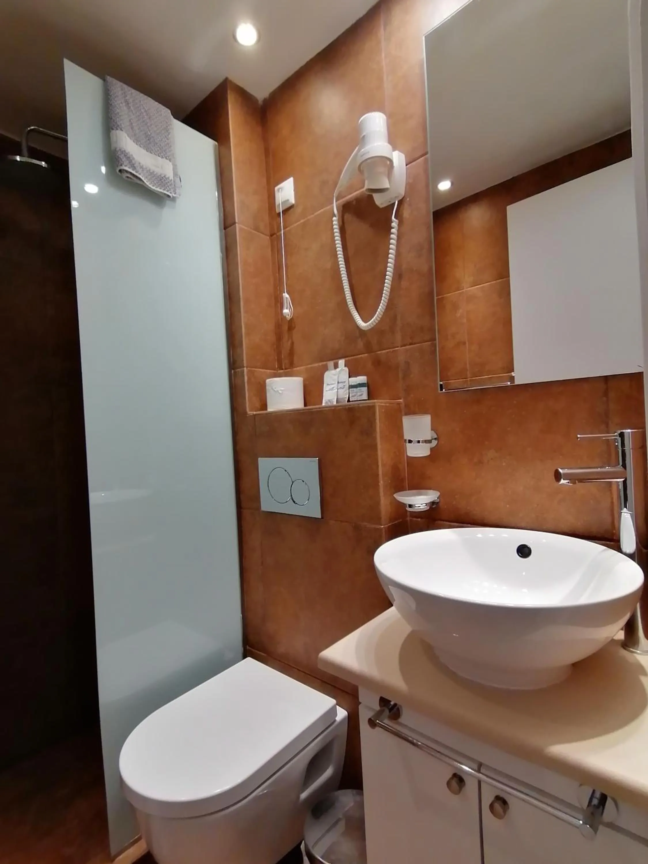 Bathroom in Hotel Galaxidi