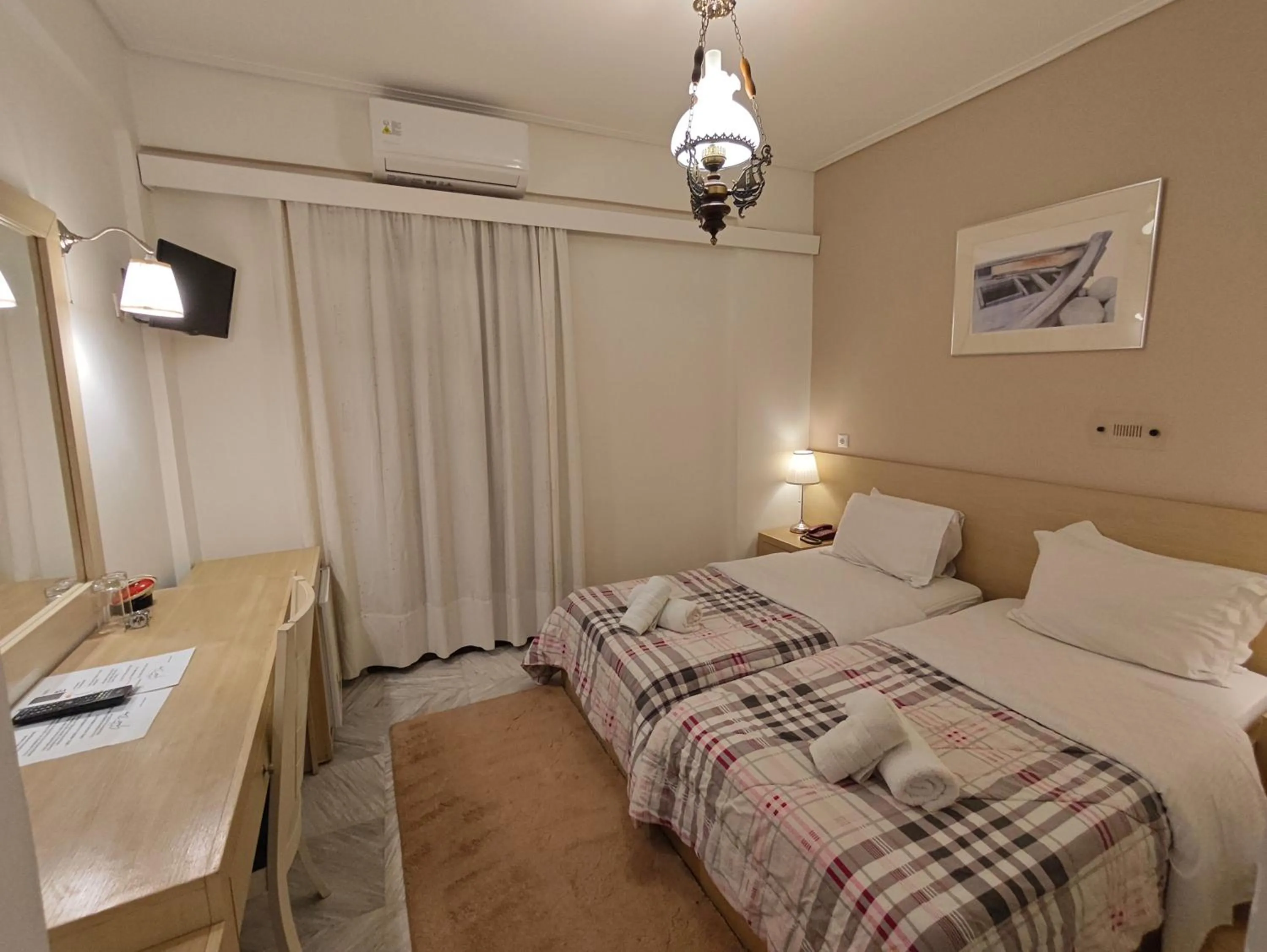 Bed in Hotel Galaxidi