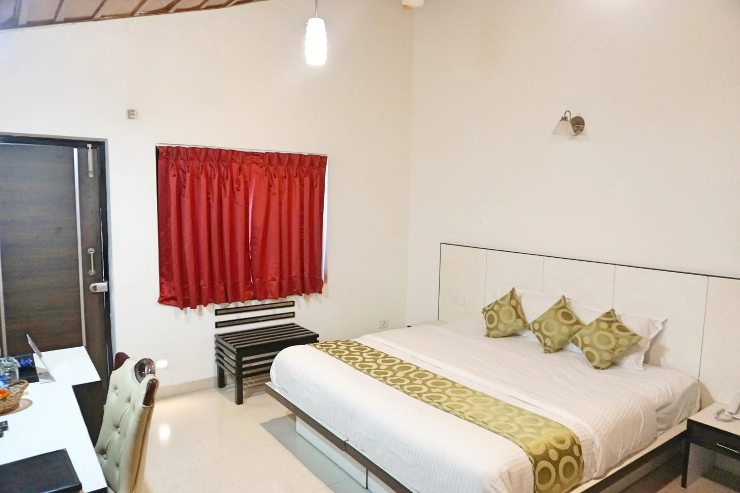 Bed in Ess & Bee Resorts