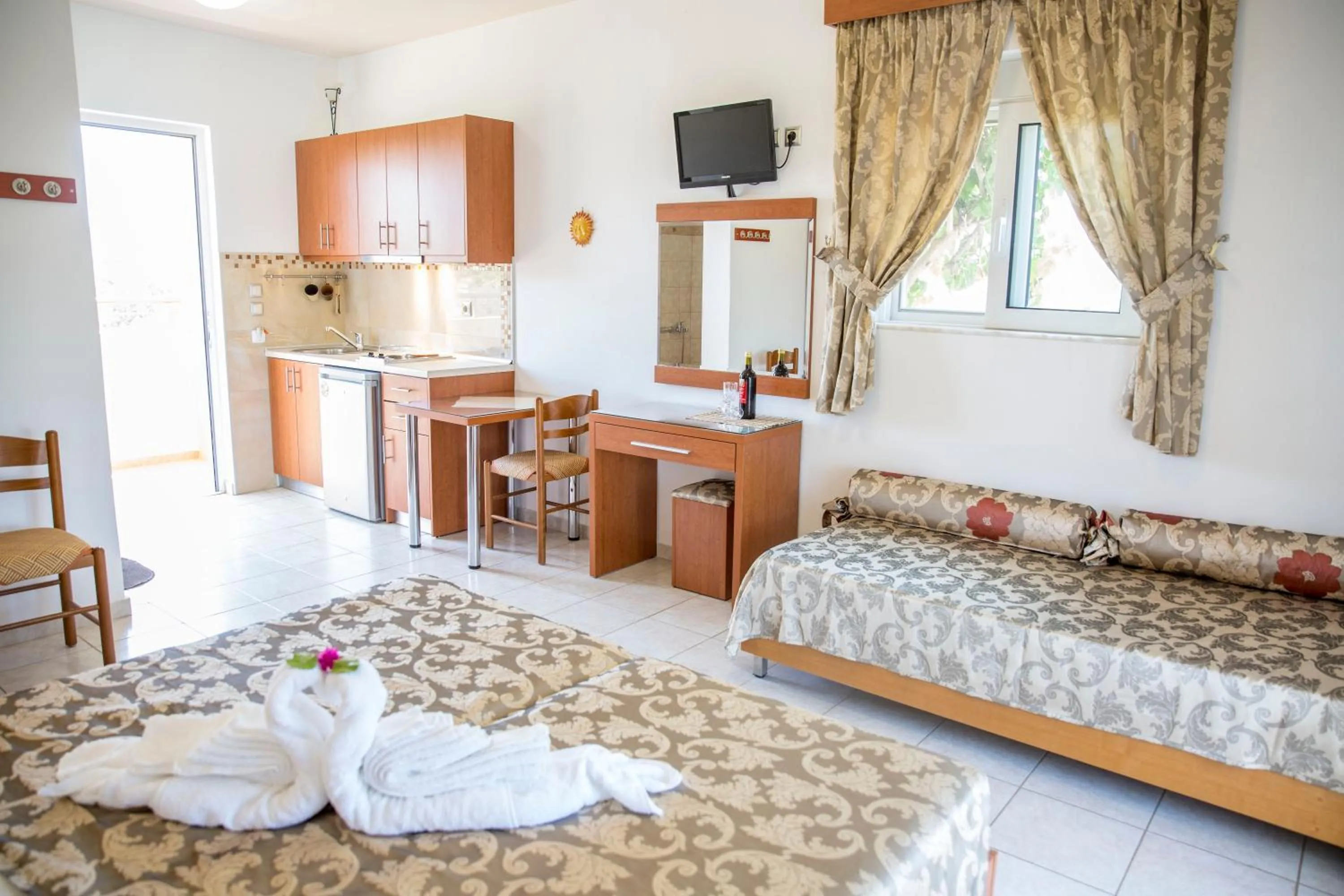 Bed in Paul's Garden Studios