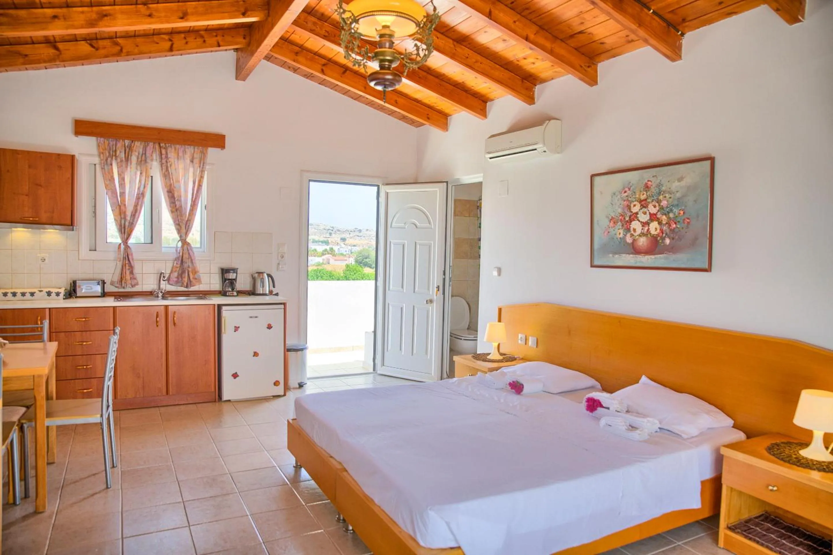 Bed in Paul's Garden Studios