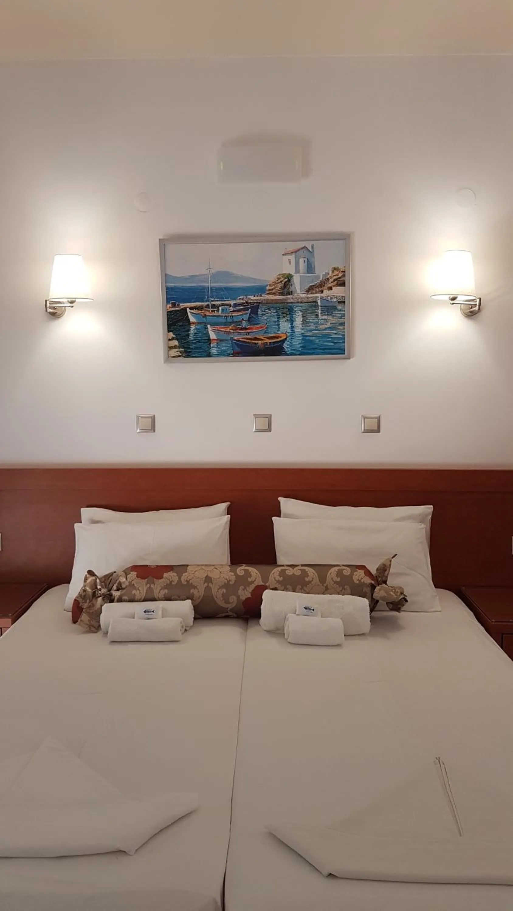 Bed in Paul's Garden Studios