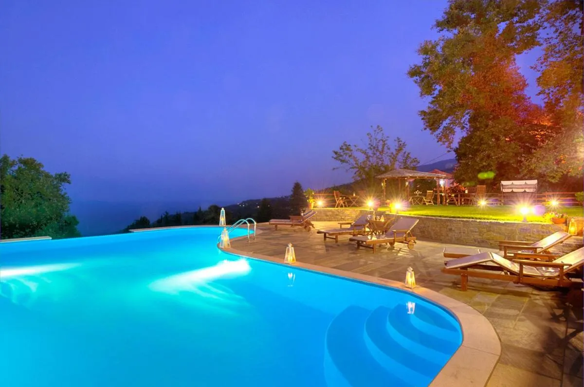 Swimming pool in Guesthouse Theareston