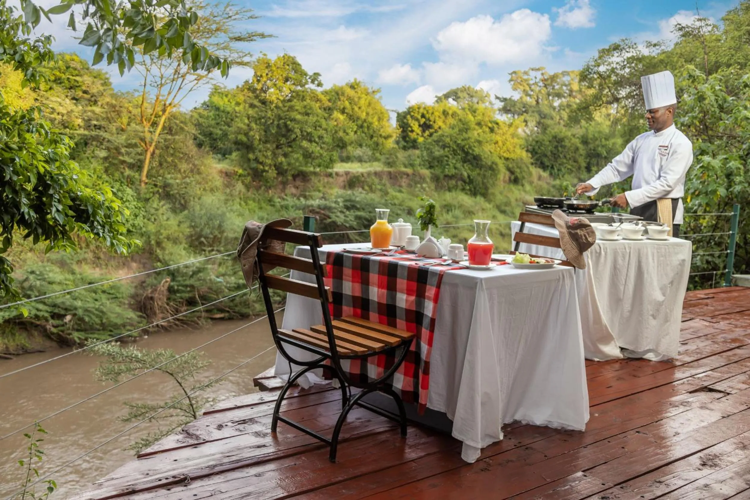 Restaurant/places to eat in PrideInn Mara Camp & Cottages
