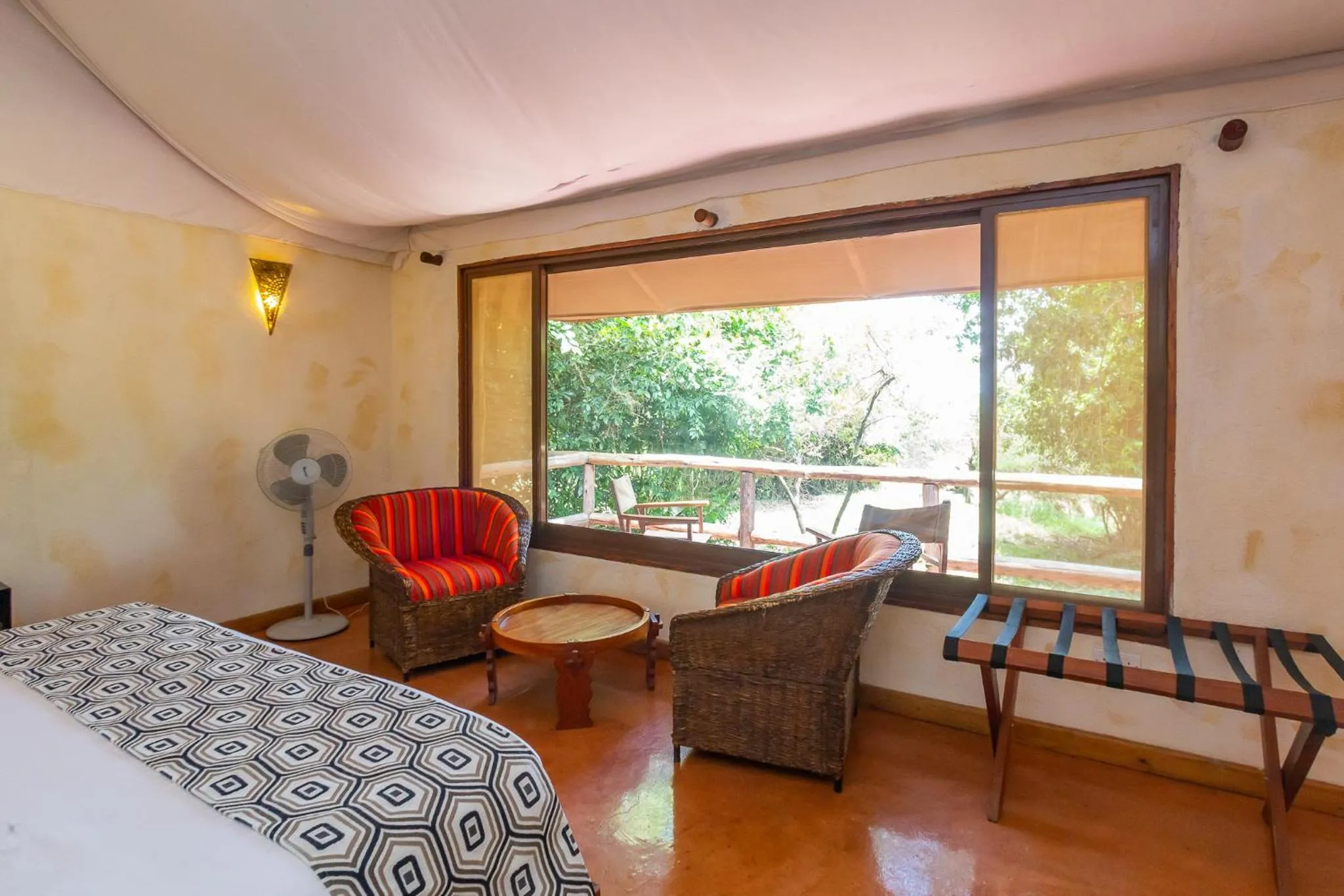 Seating area, Bed in PrideInn Mara Camp & Cottages