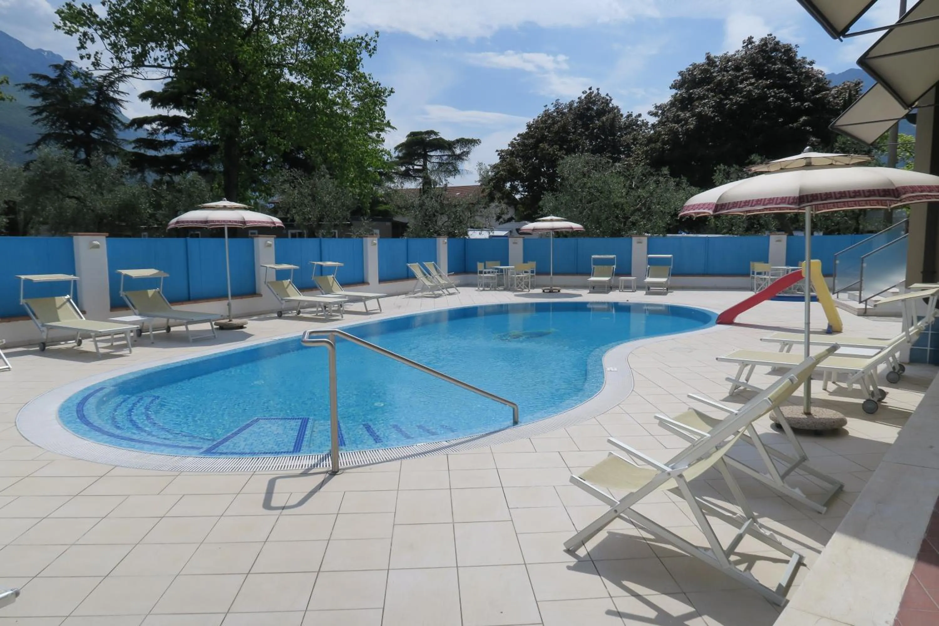 Swimming pool in Hotel Angelini