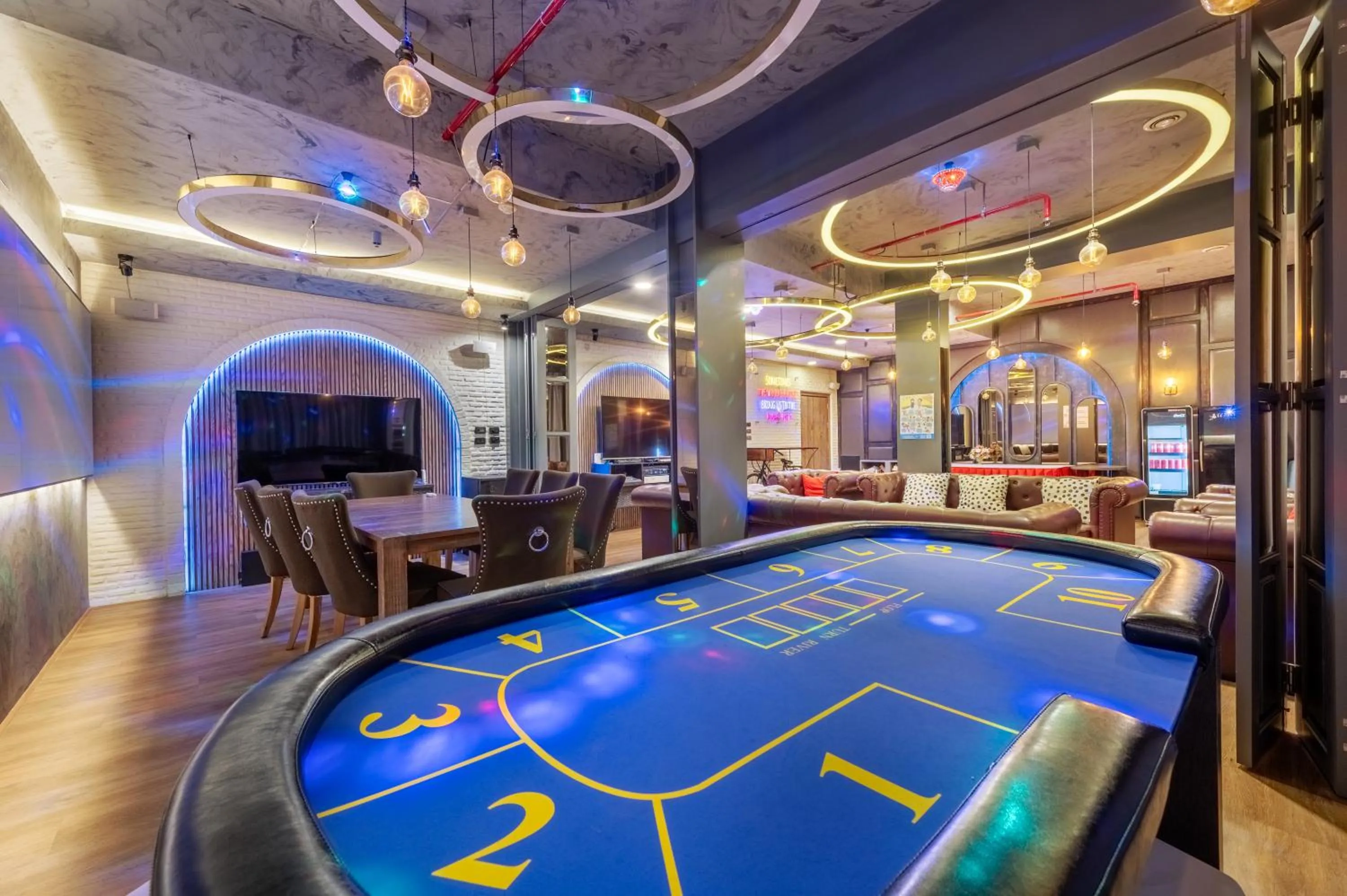 Game Room in Qiu Hotel Sukhumvit - BTS On Nut Station