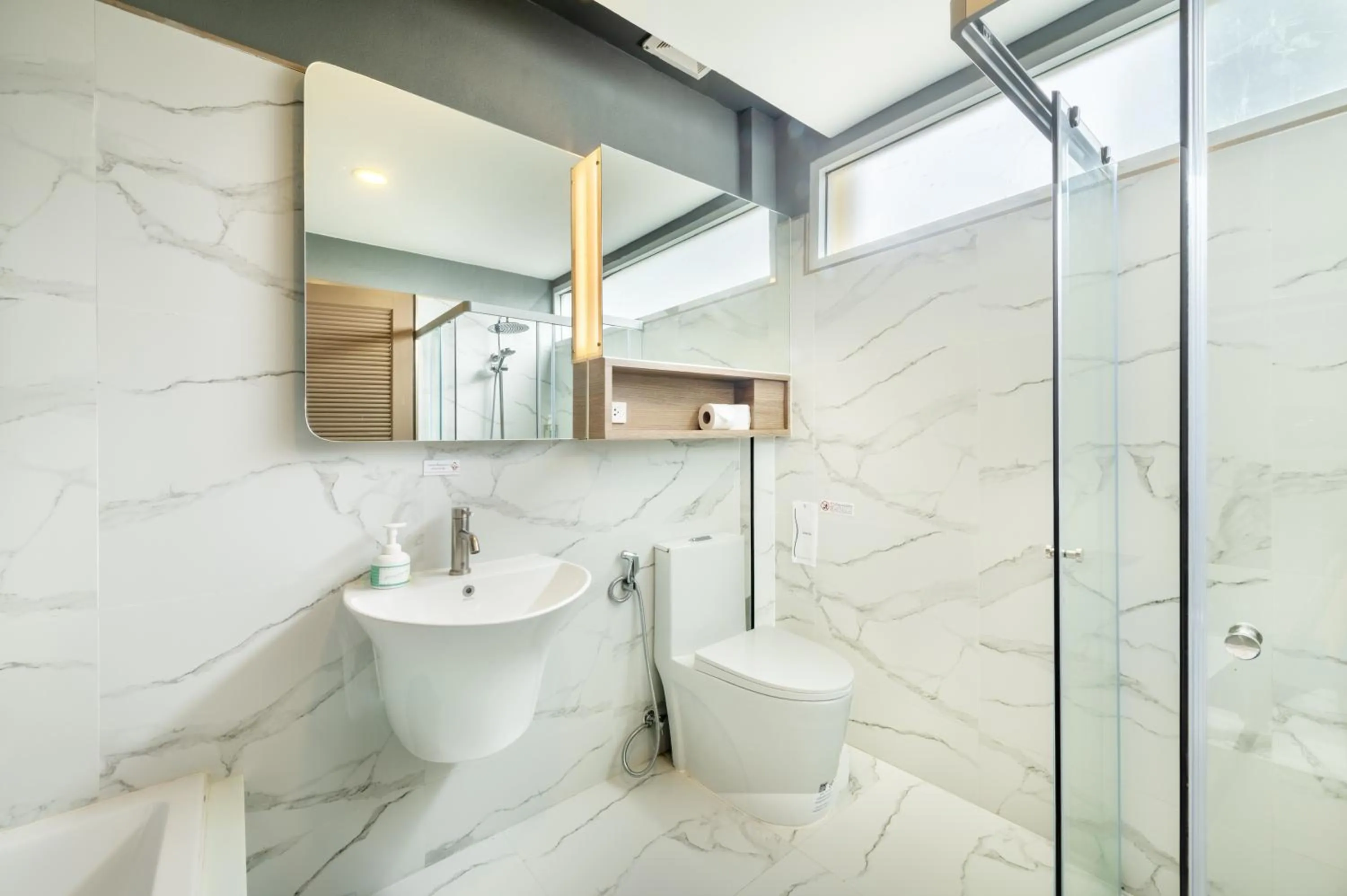 Toilet in Qiu Hotel Sukhumvit - BTS On Nut Station