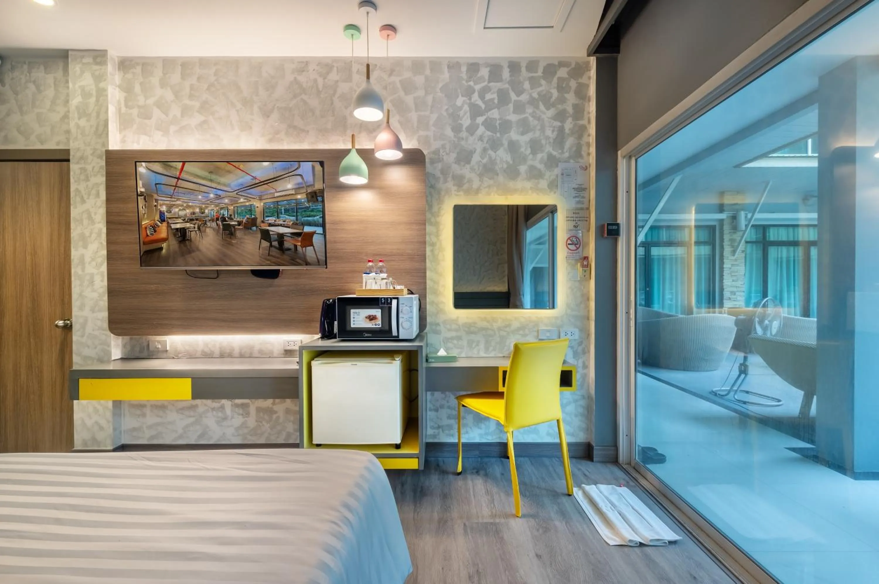 TV and multimedia, Bed in Qiu Hotel Sukhumvit - BTS On Nut Station