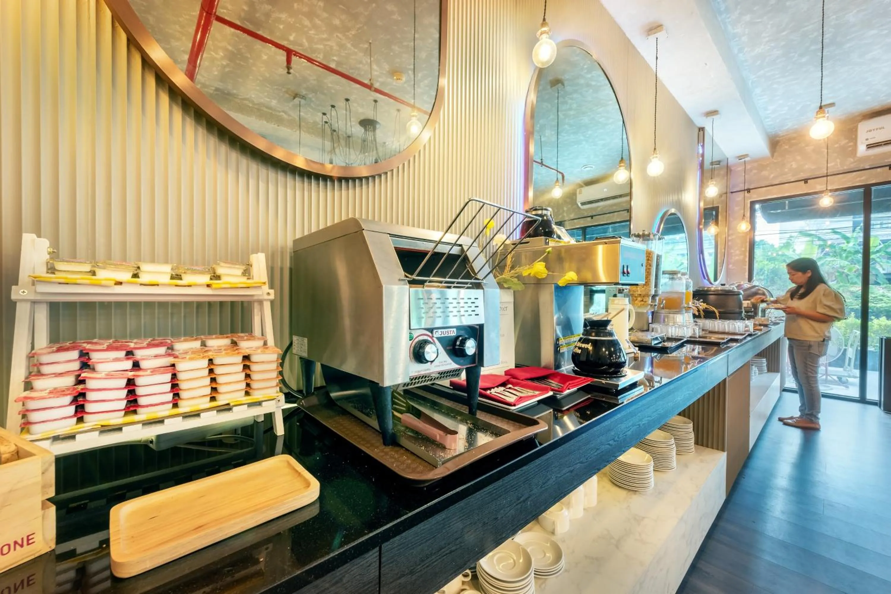 People in Qiu Hotel Sukhumvit - BTS On Nut Station