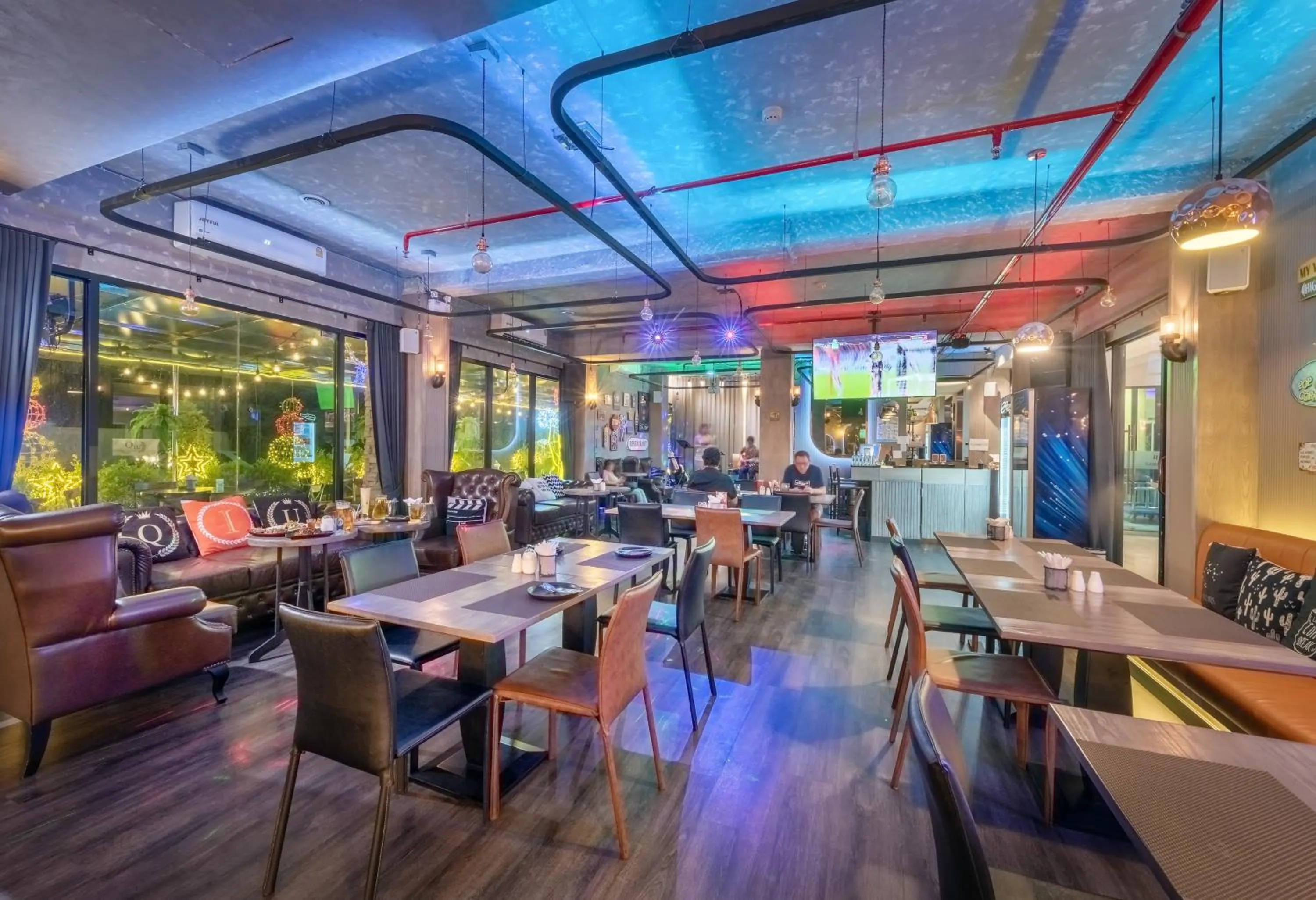 Restaurant/places to eat in Qiu Hotel Sukhumvit - BTS On Nut Station