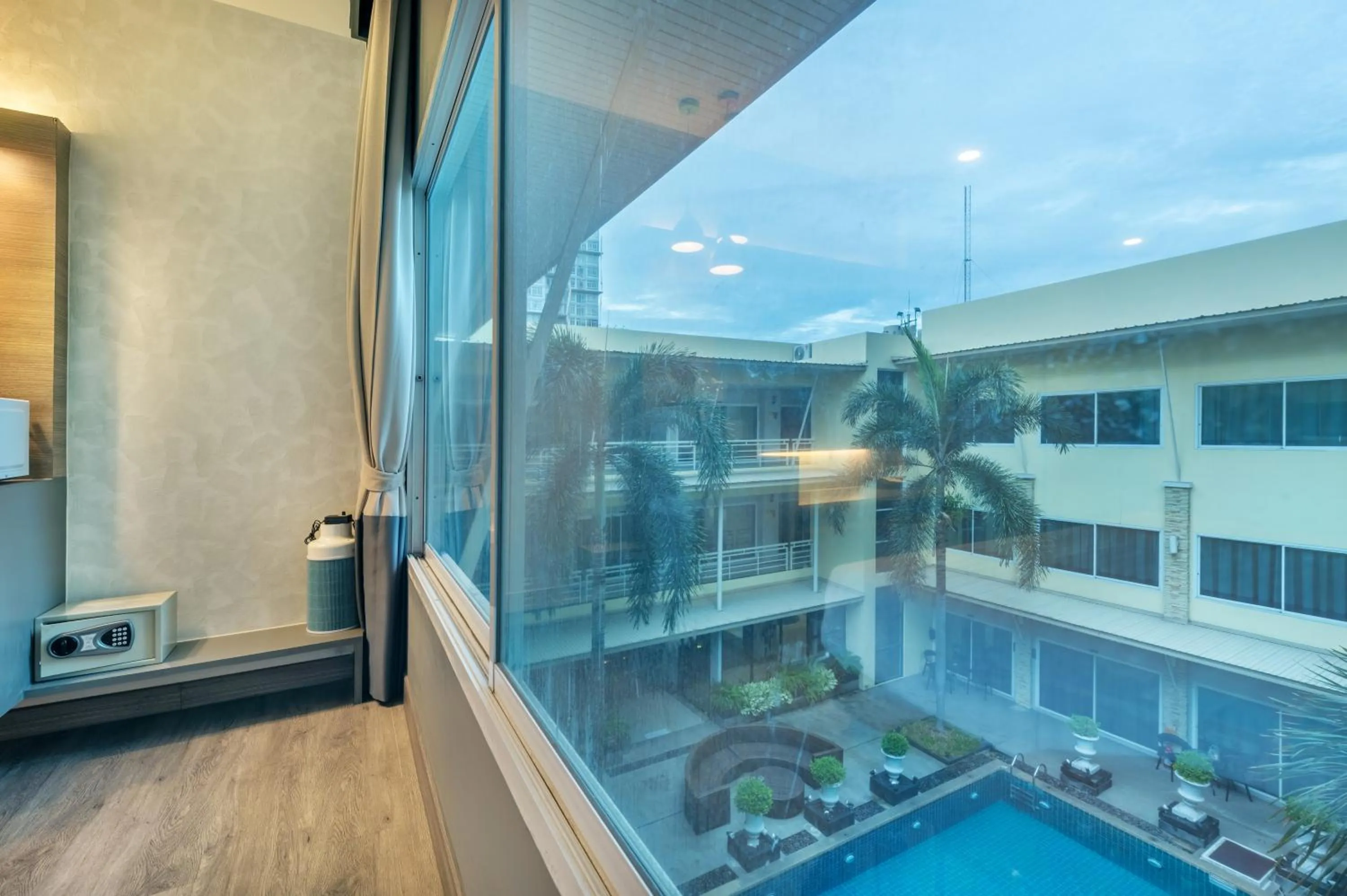 Property building in Qiu Hotel Sukhumvit - BTS On Nut Station