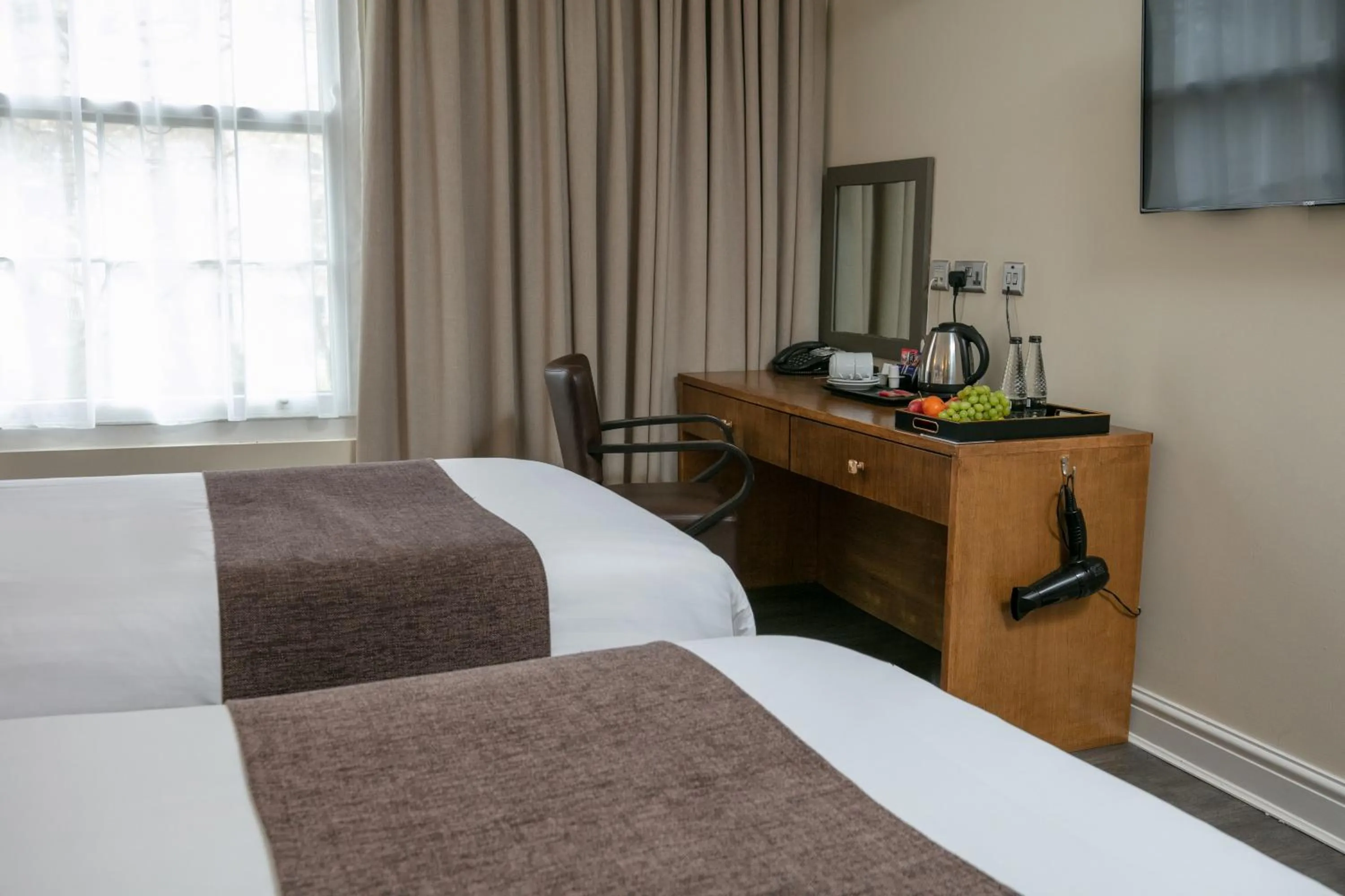 Photo of the whole room in Hotel Balmoral