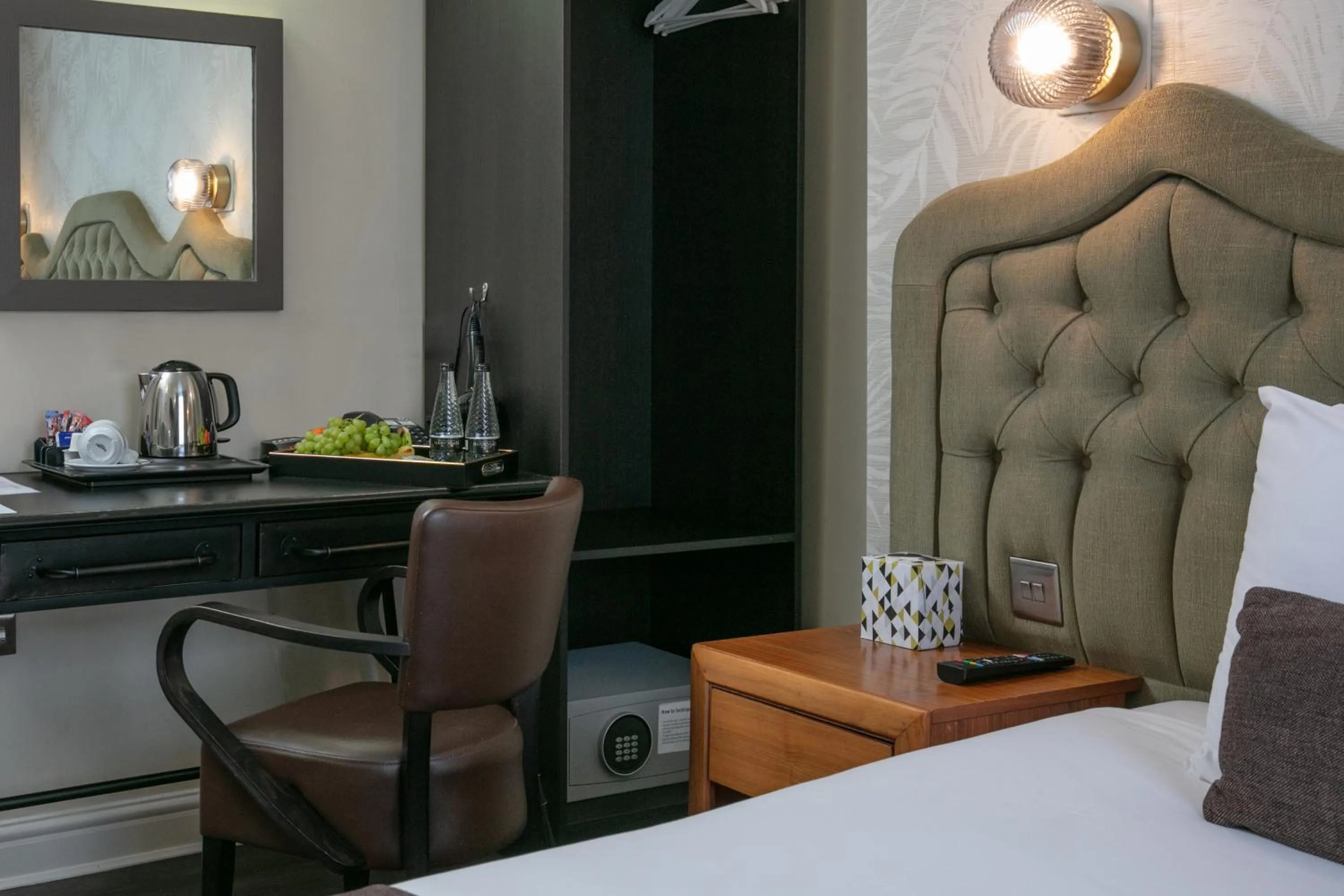 Photo of the whole room in Hotel Balmoral