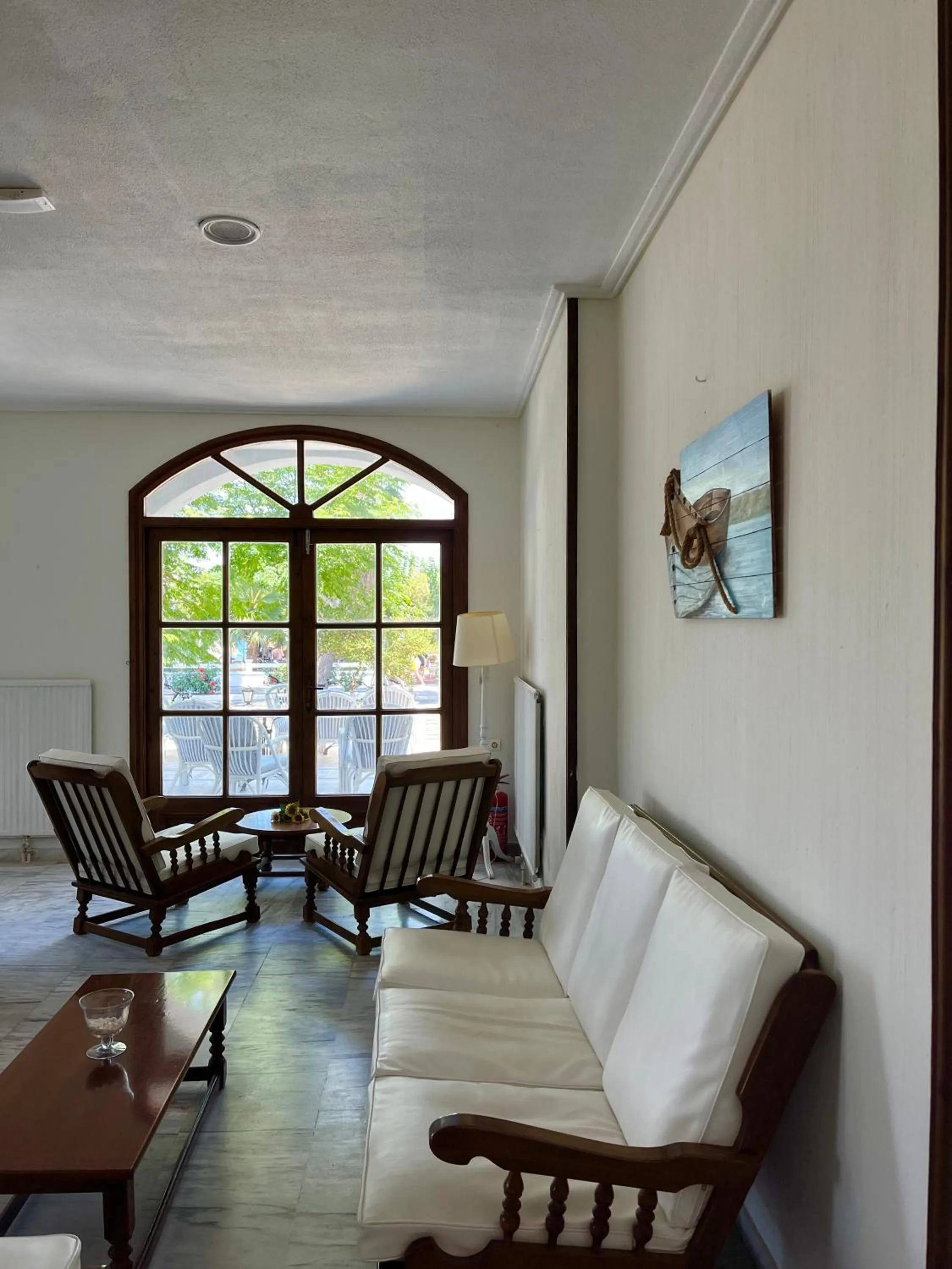 Theodorou Beach Hotel Apartments