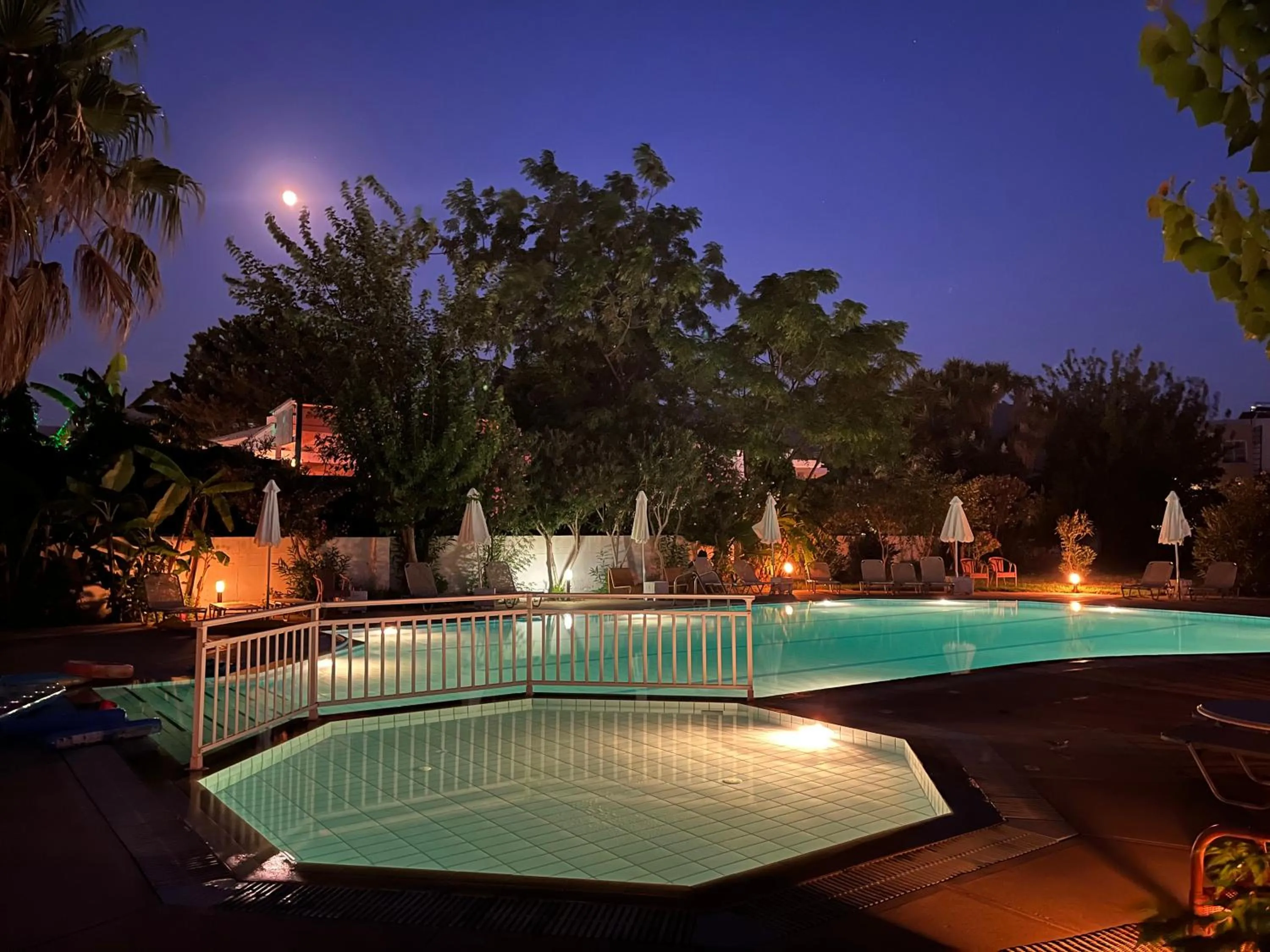 Swimming pool in Theodorou Beach Hotel Apartments