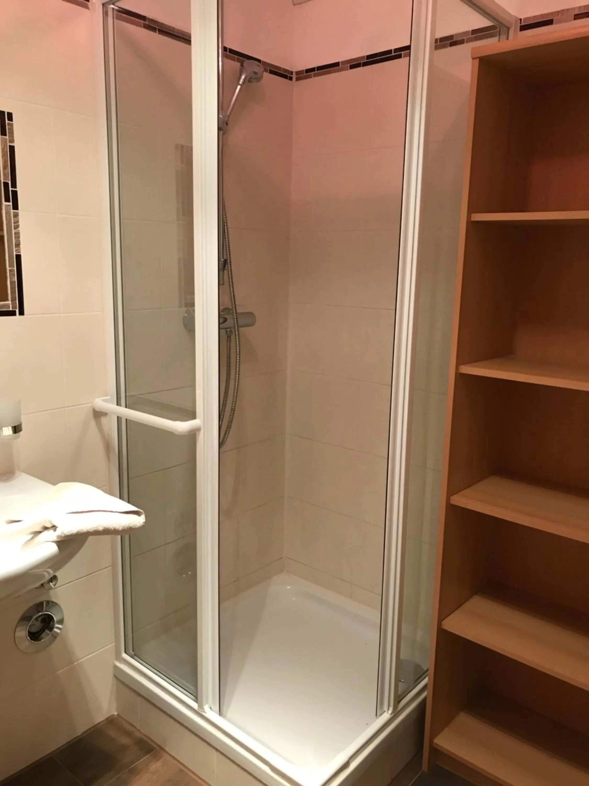 Shower in Stadt Apartment