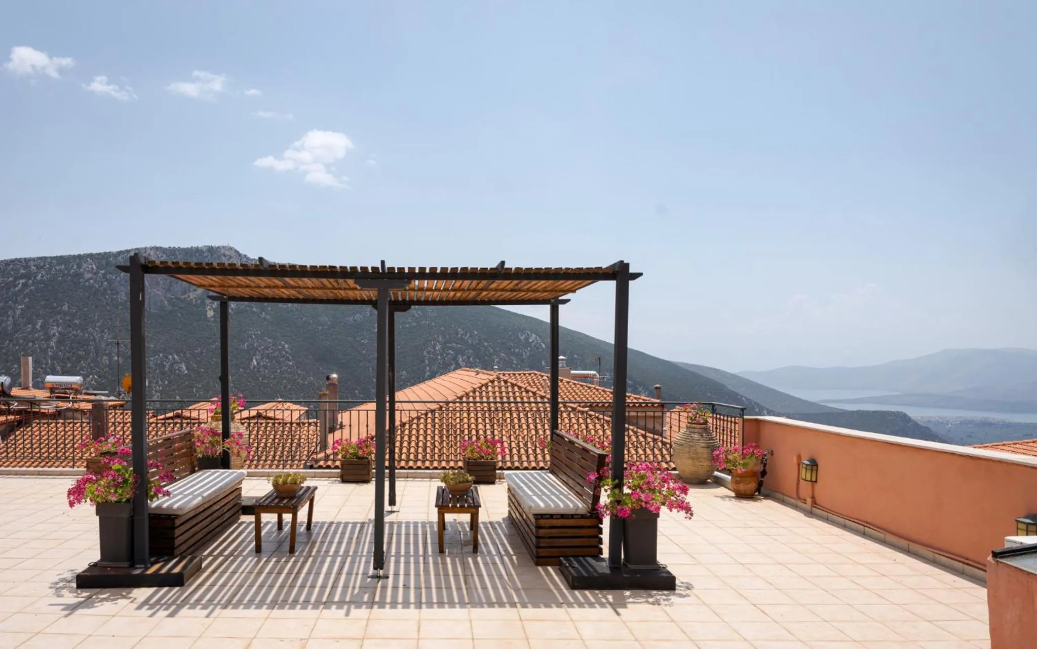 Patio in Hotel Leto Delphi