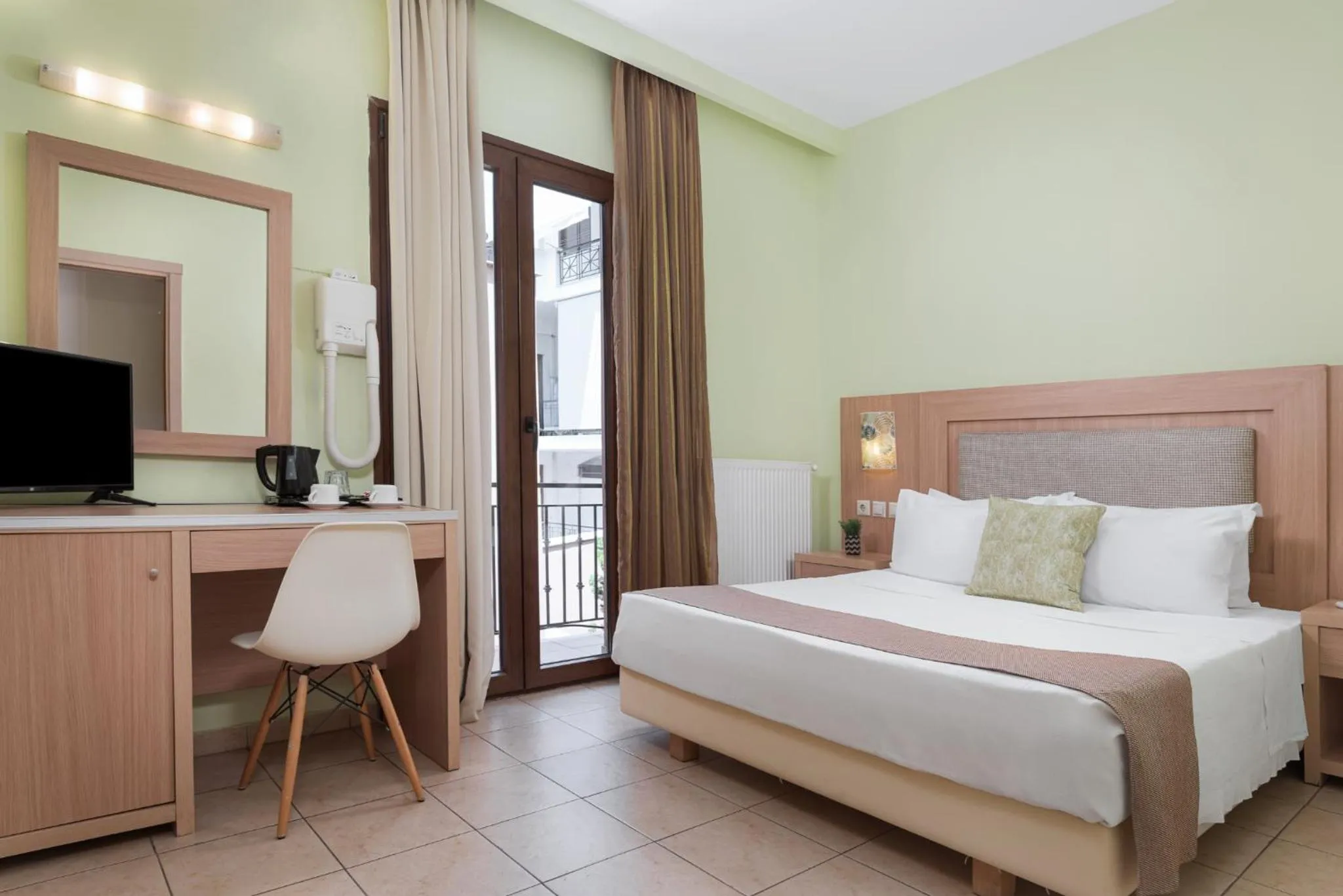 Bed in Hotel Leto Delphi