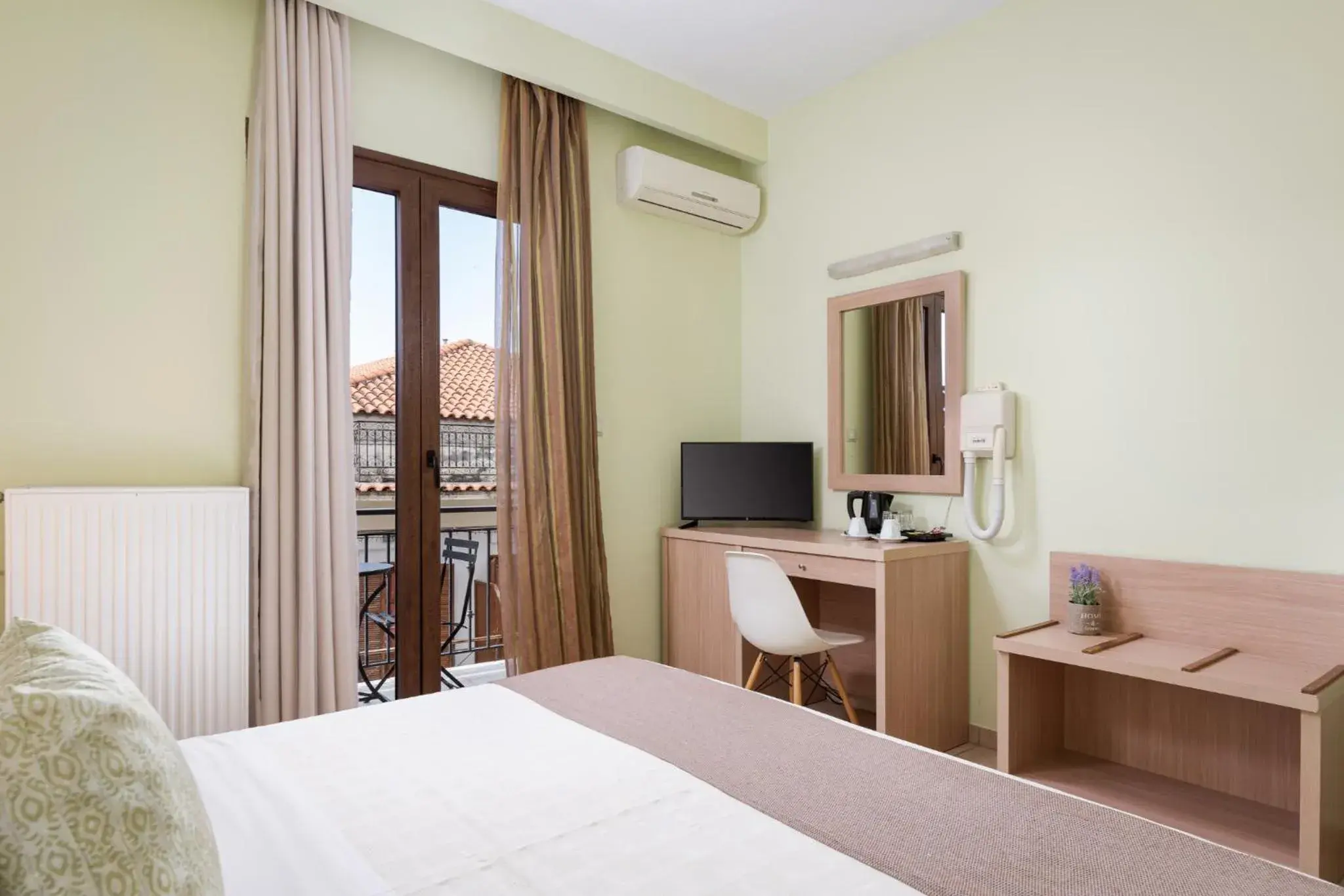 Double Room in Hotel Leto Delphi Double Room in Hotel Leto Delphi