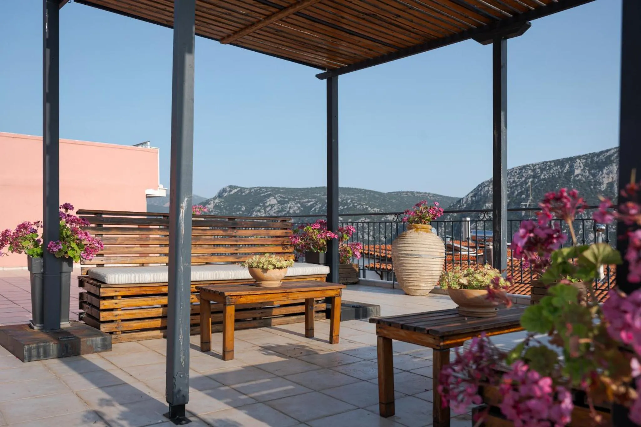 Patio in Hotel Leto Delphi