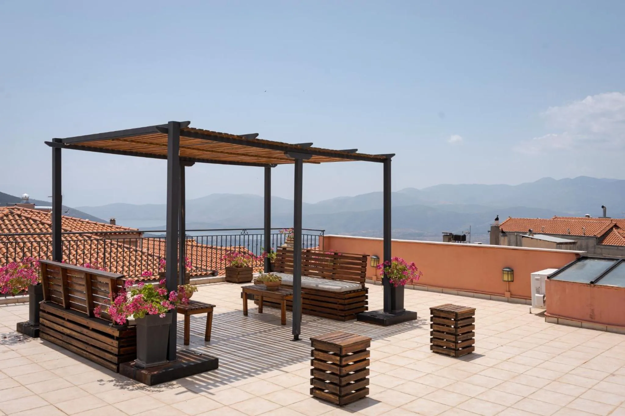 Patio in Hotel Leto Delphi