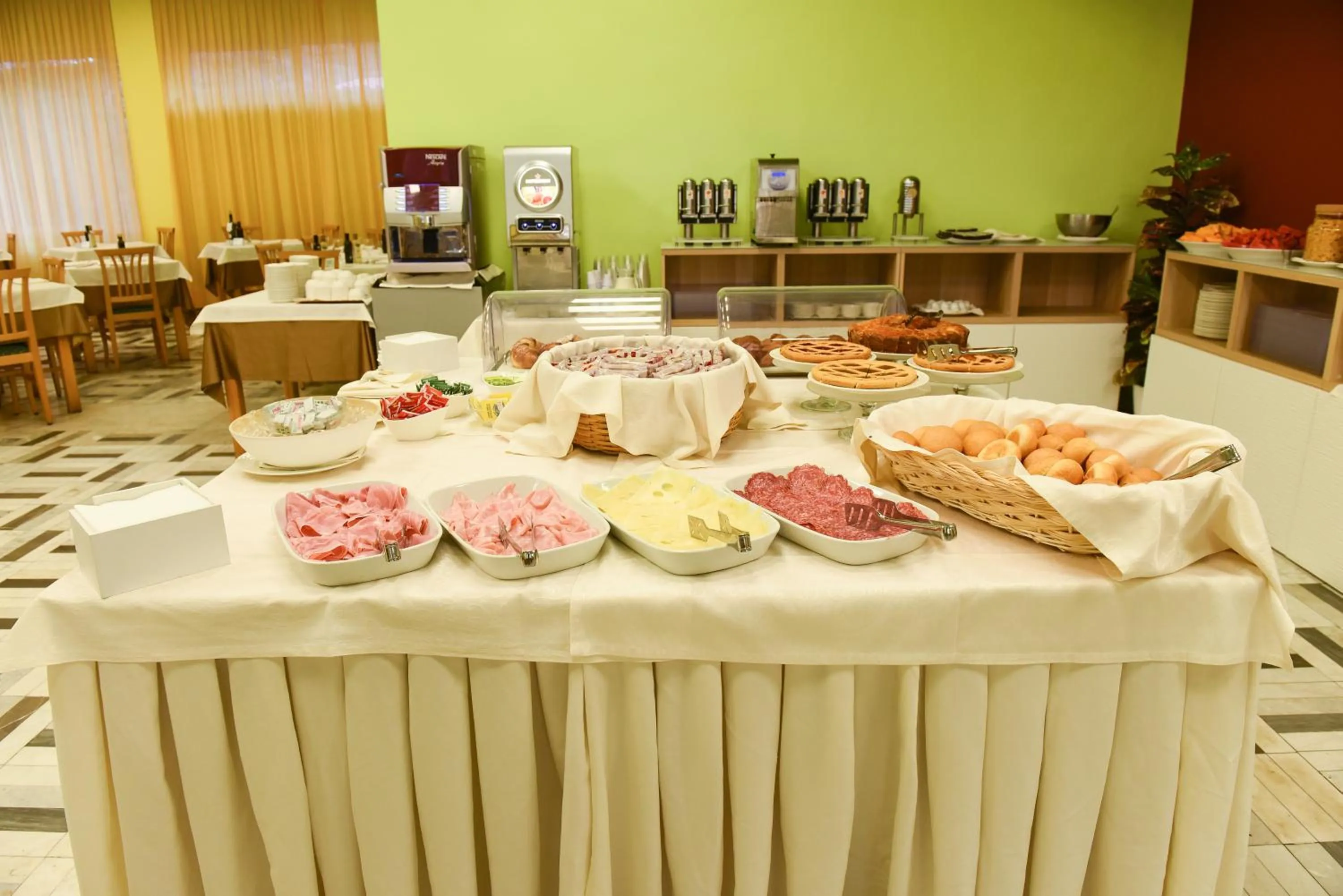 Breakfast in Grand Hotel Delle Terme