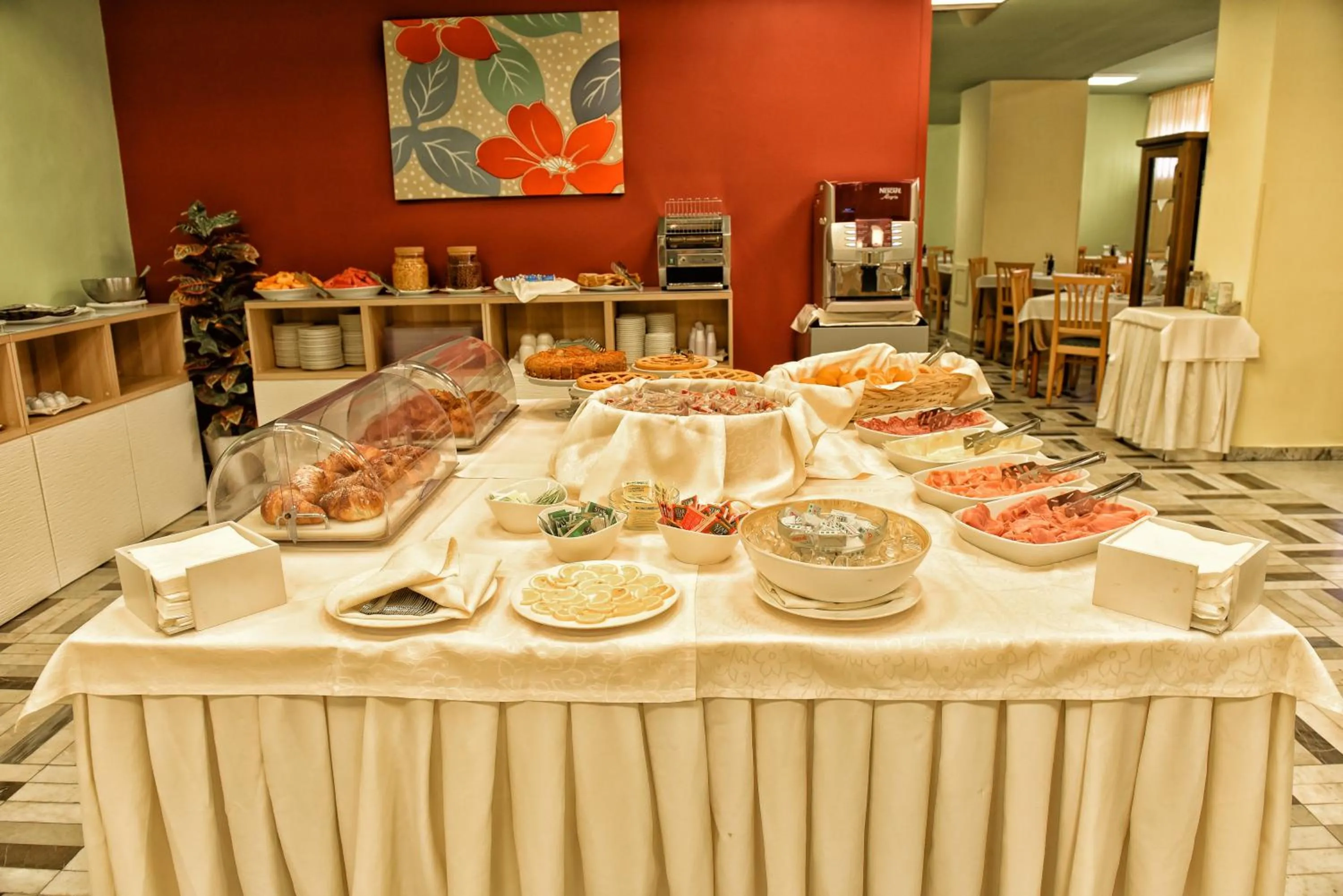 Breakfast in Grand Hotel Delle Terme