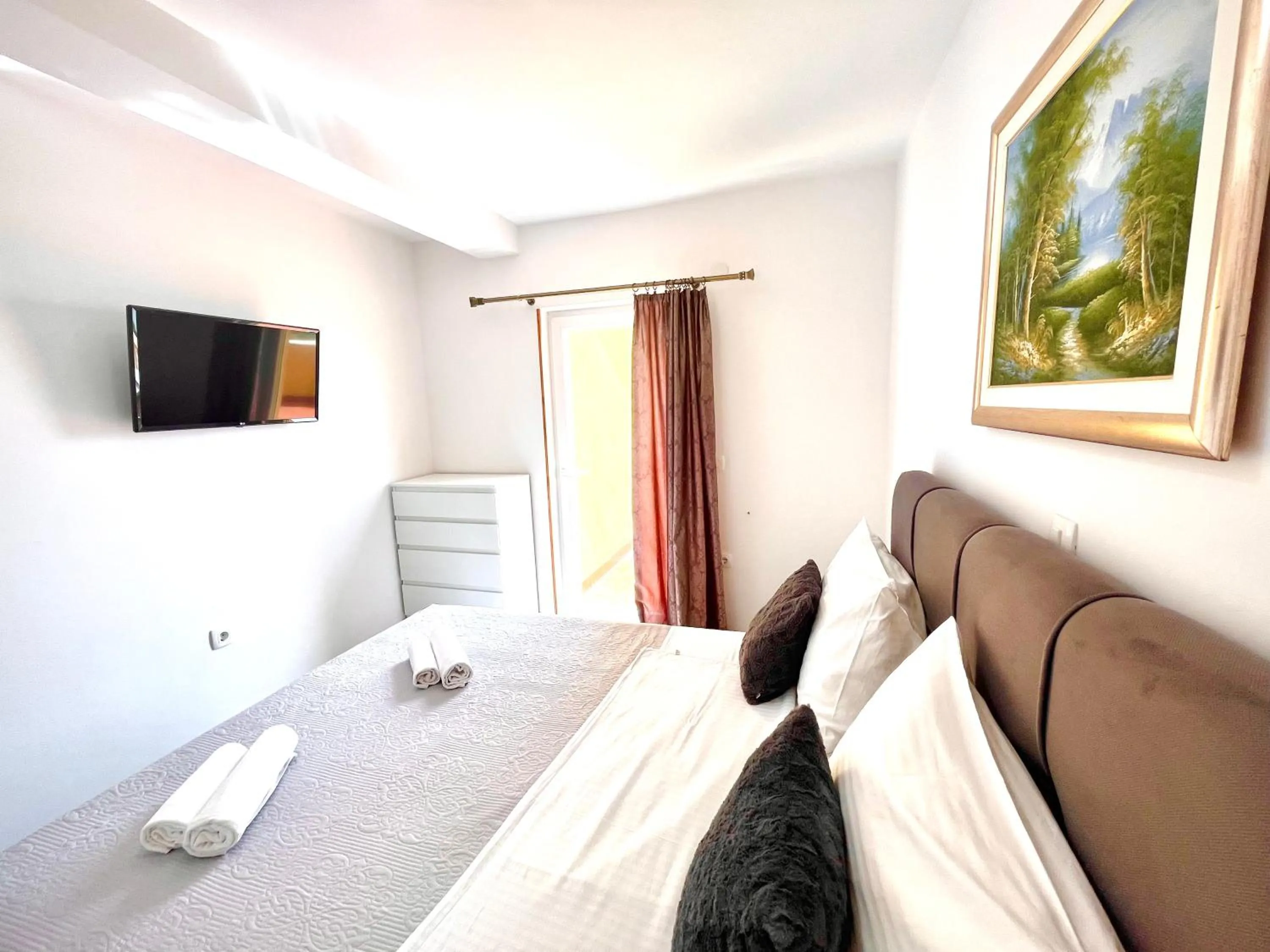 TV and multimedia, Bed in Villa Sunset