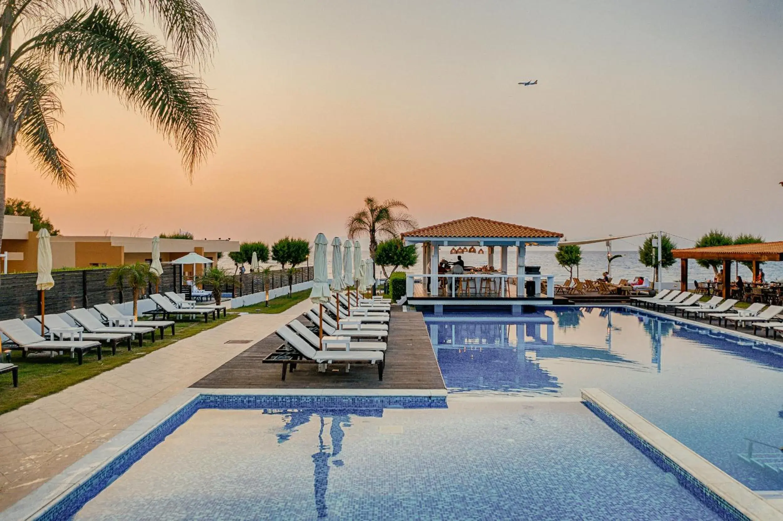 Pool view in Villa Di Mare Seaside Suites Pool view in Villa Di Mare Seaside Suites
