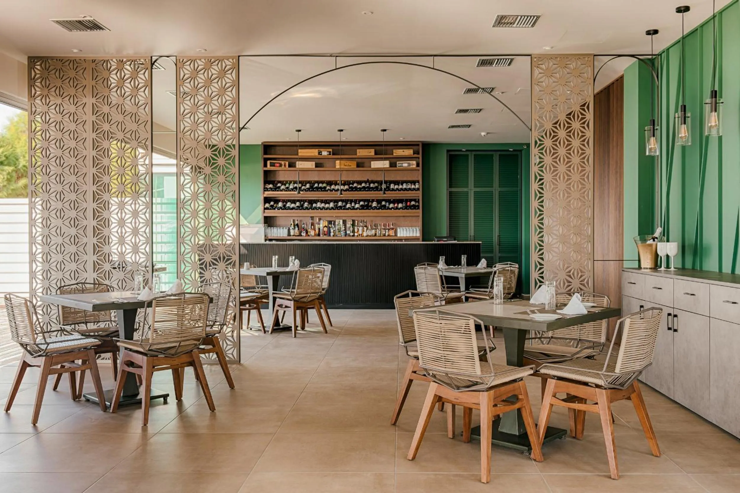 Restaurant/places to eat in Villa Di Mare Seaside Suites