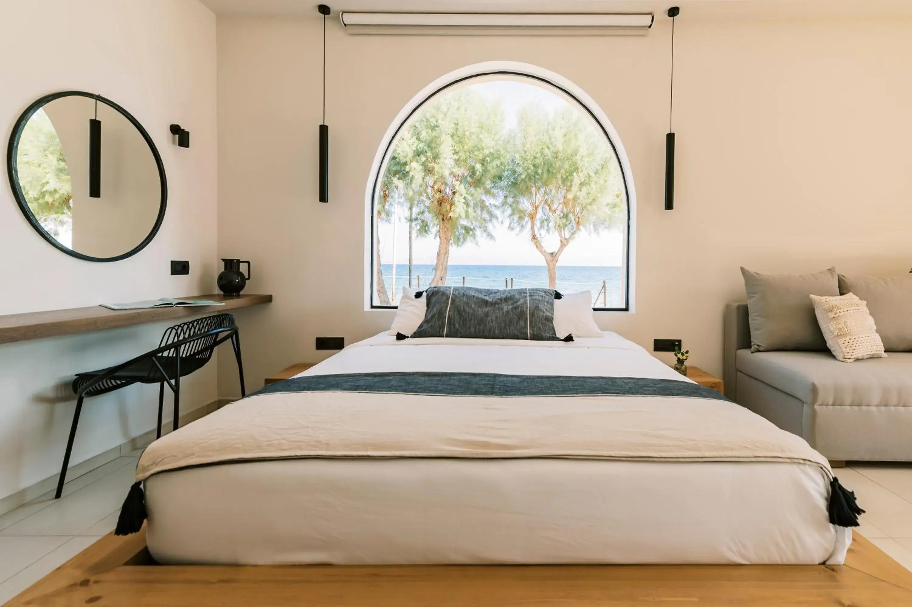 Bed in Villa Di Mare Seaside Suites Bed in Villa Di Mare Seaside Suites