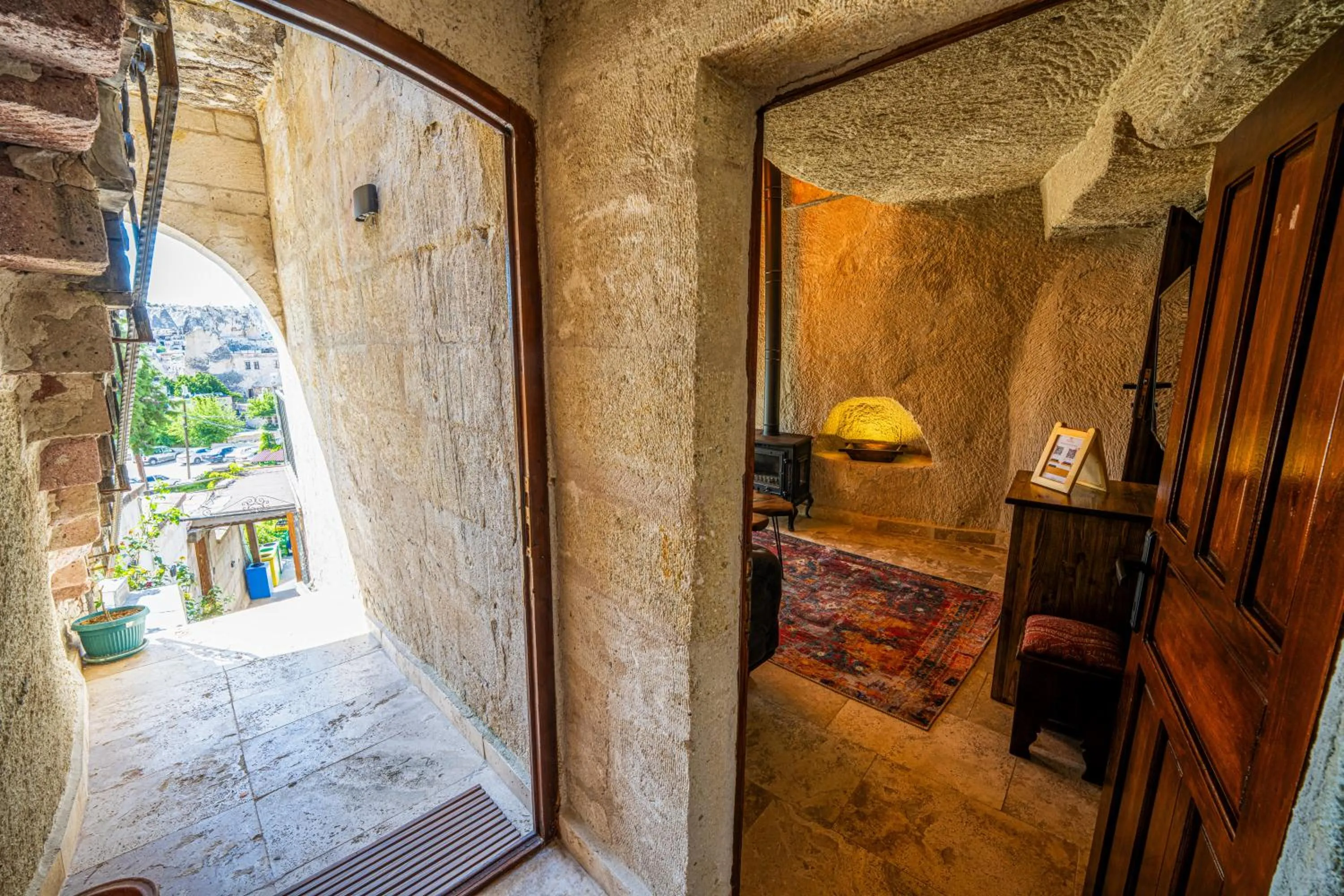 Facade/entrance in Sunset Cave