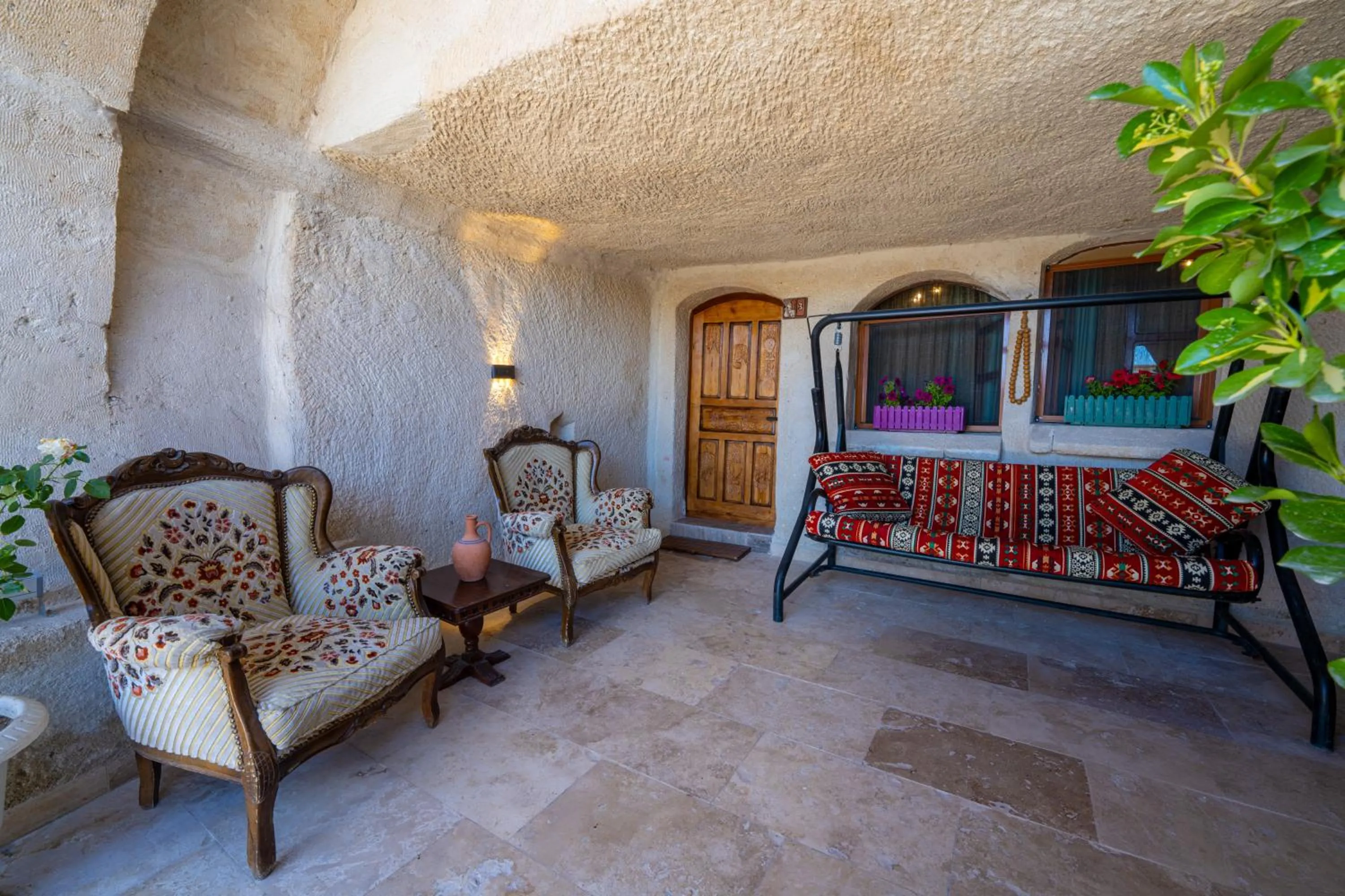 Facade/entrance in Sunset Cave