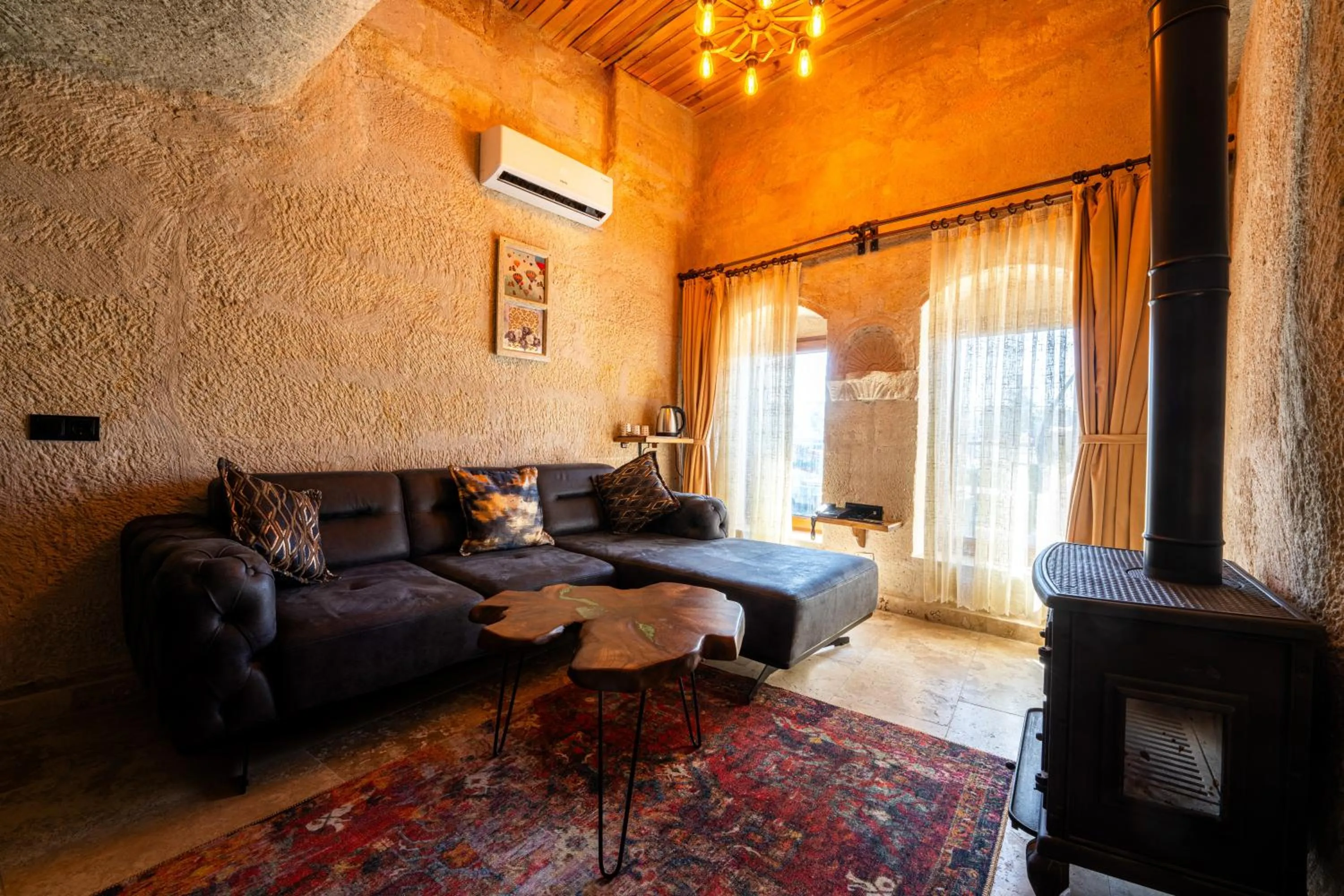 Living room in Sunset Cave