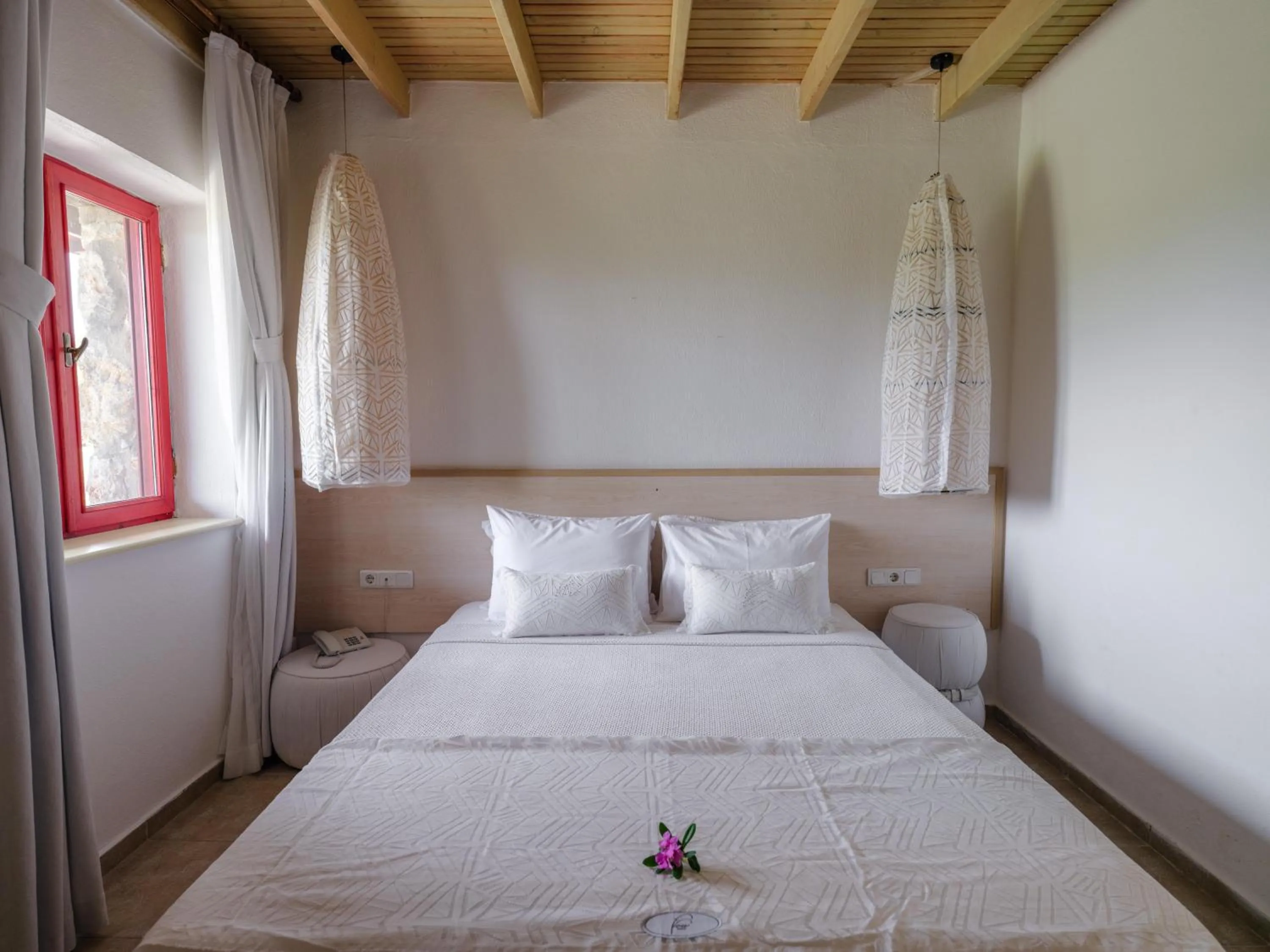 Photo of the whole room, Bed in Flow Datca Surf & Beach Hotel