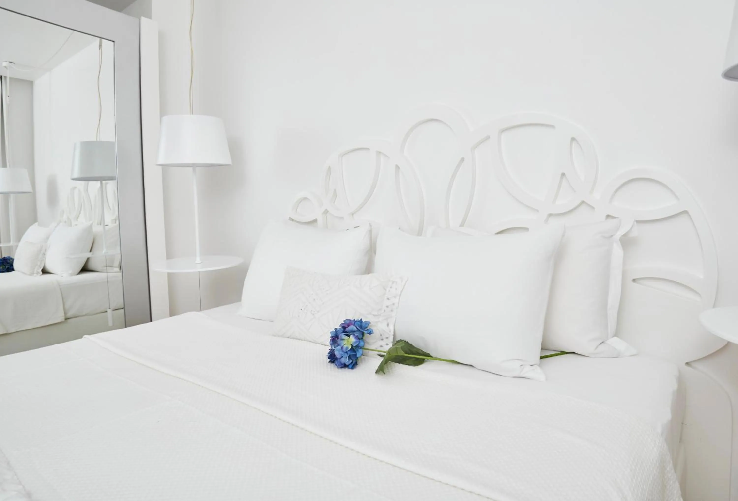 Photo of the whole room, Bed in Flow Datca Surf & Beach Hotel