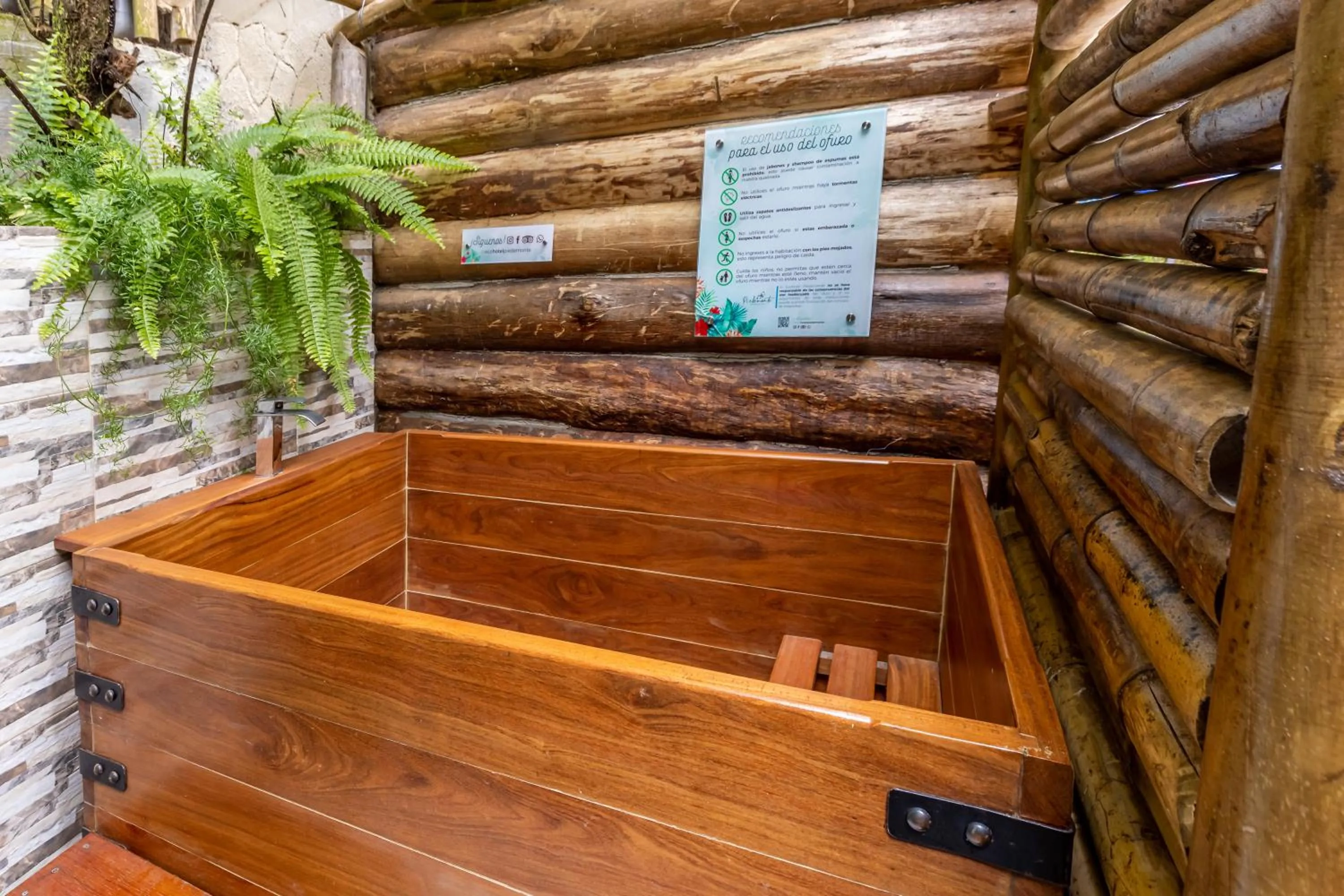 Bath in Ecohotel Piedemonte