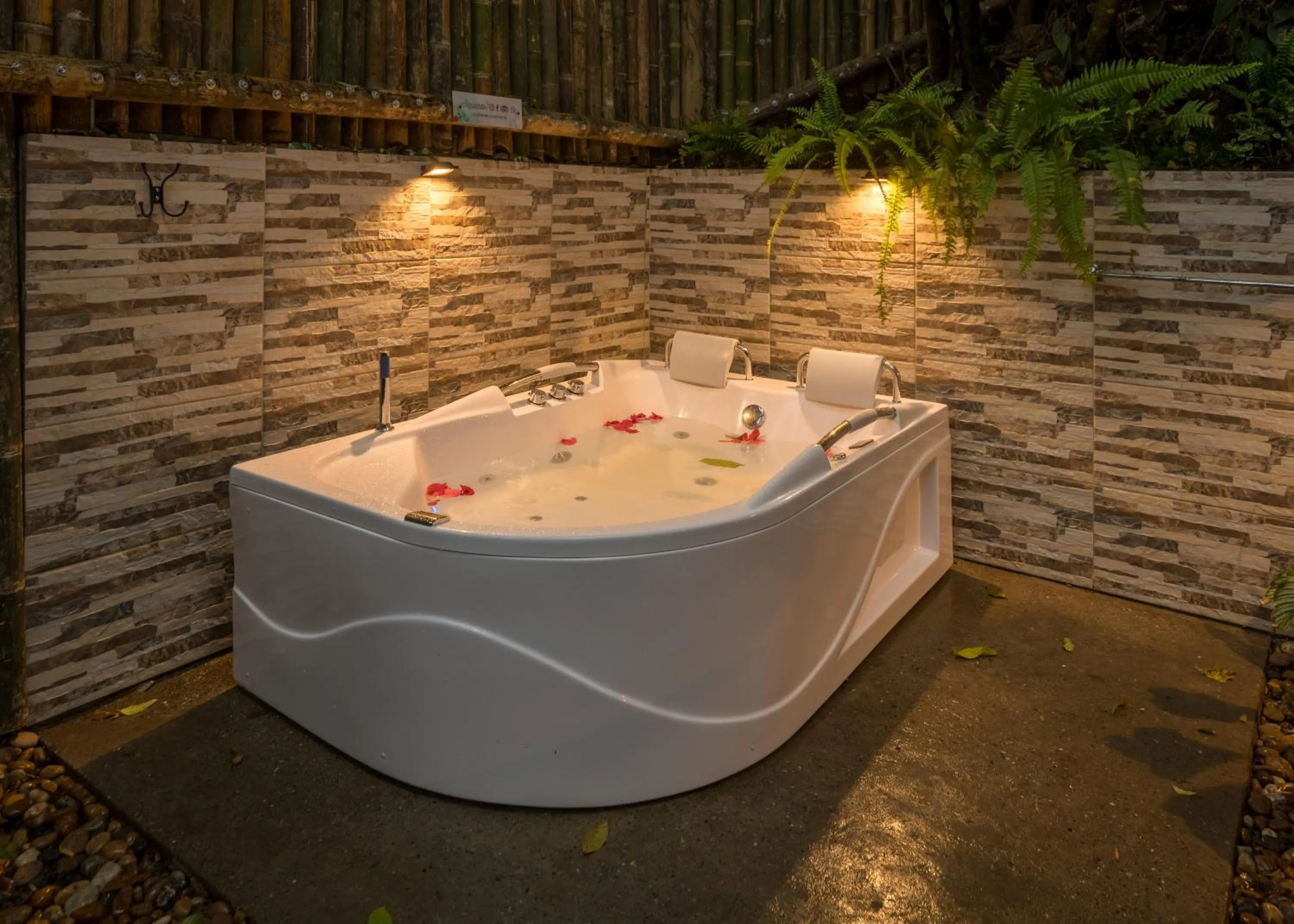 Solarium in Ecohotel Piedemonte