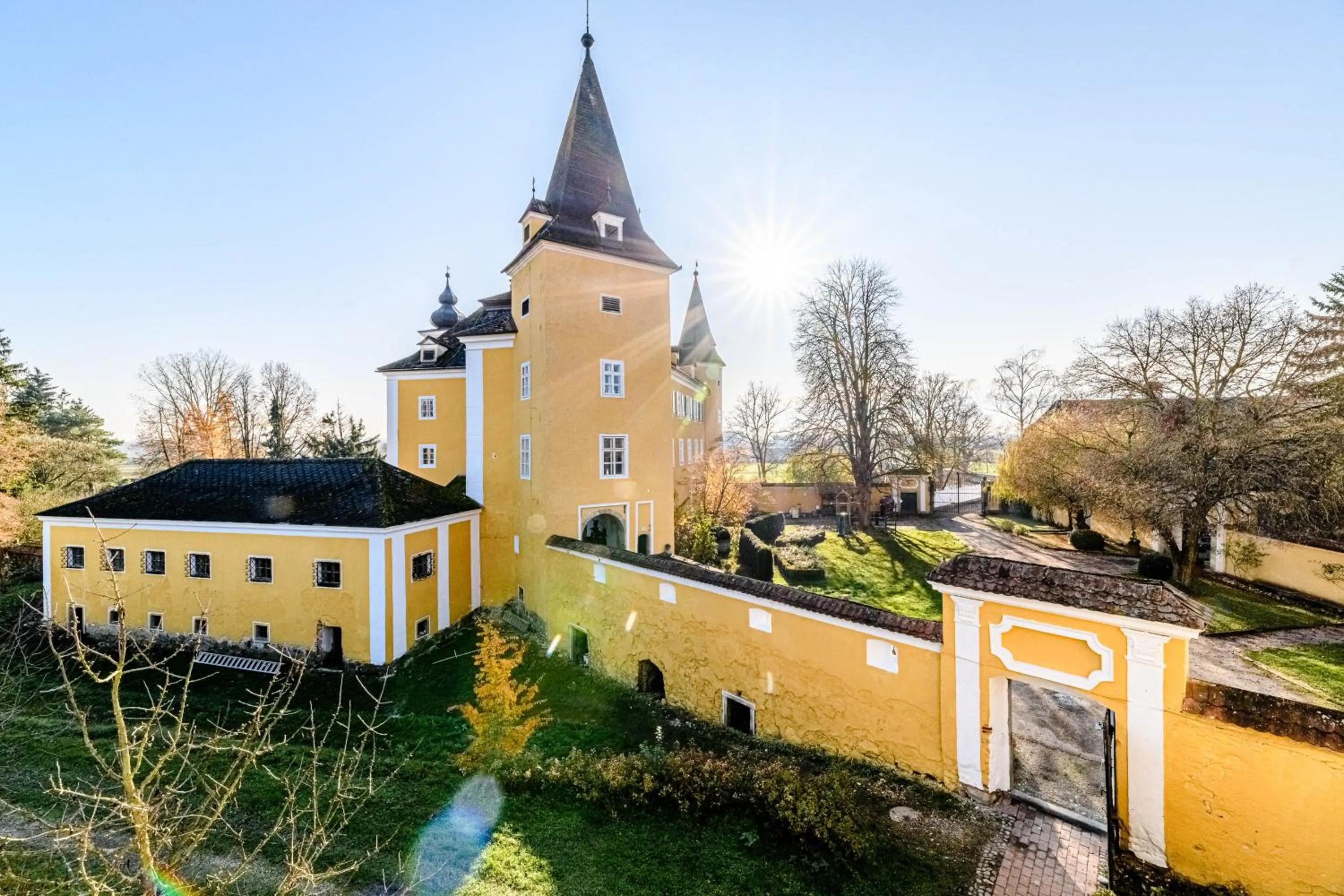 Landmark view in Schloss Mühldorf